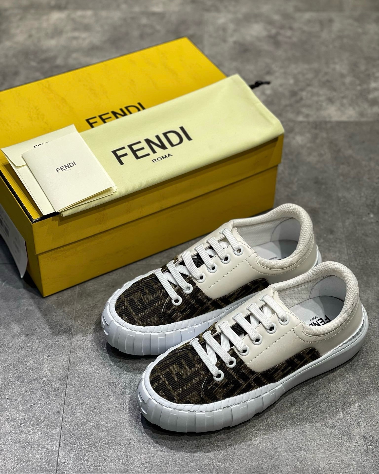 FD Sneakers