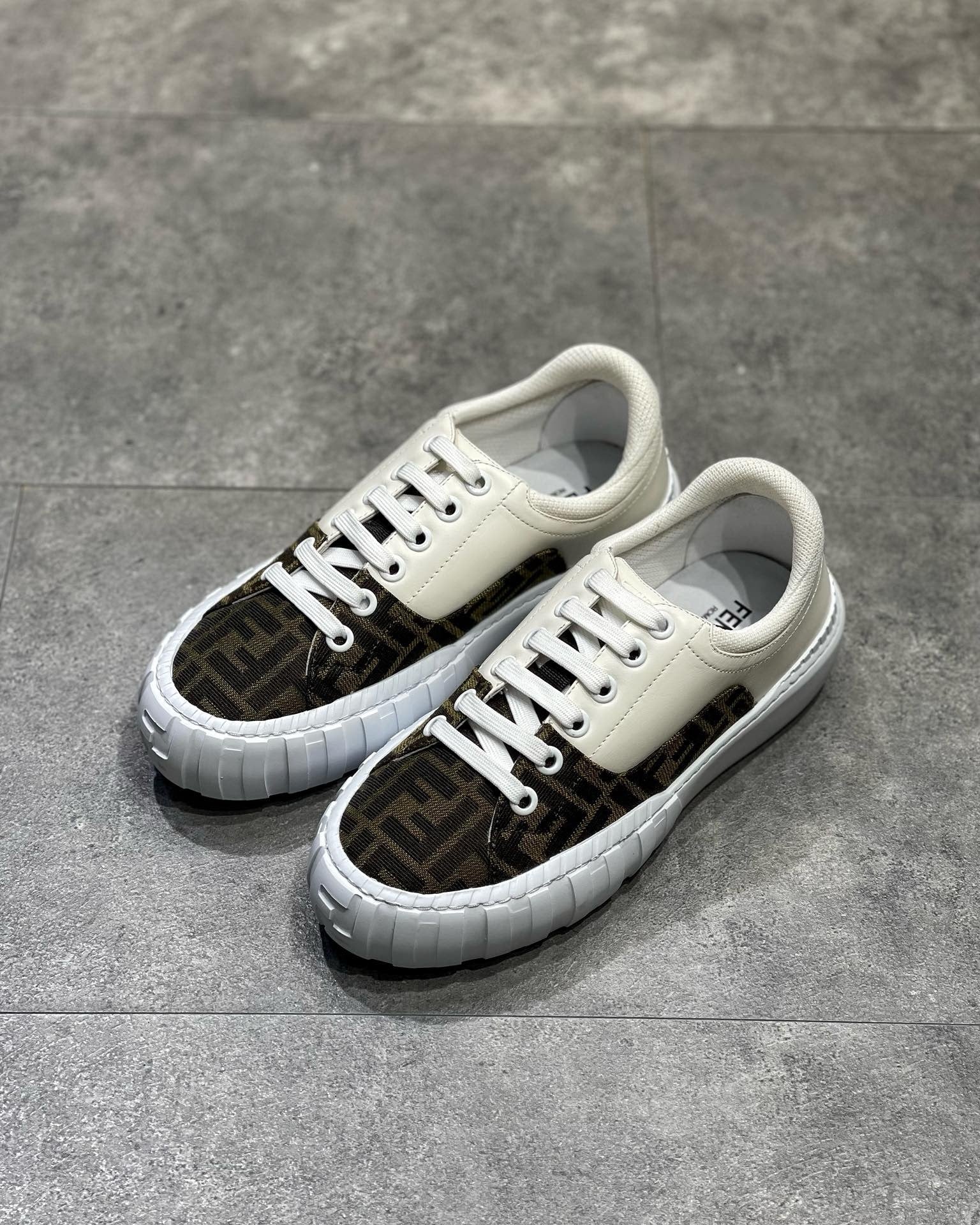 FD Sneakers