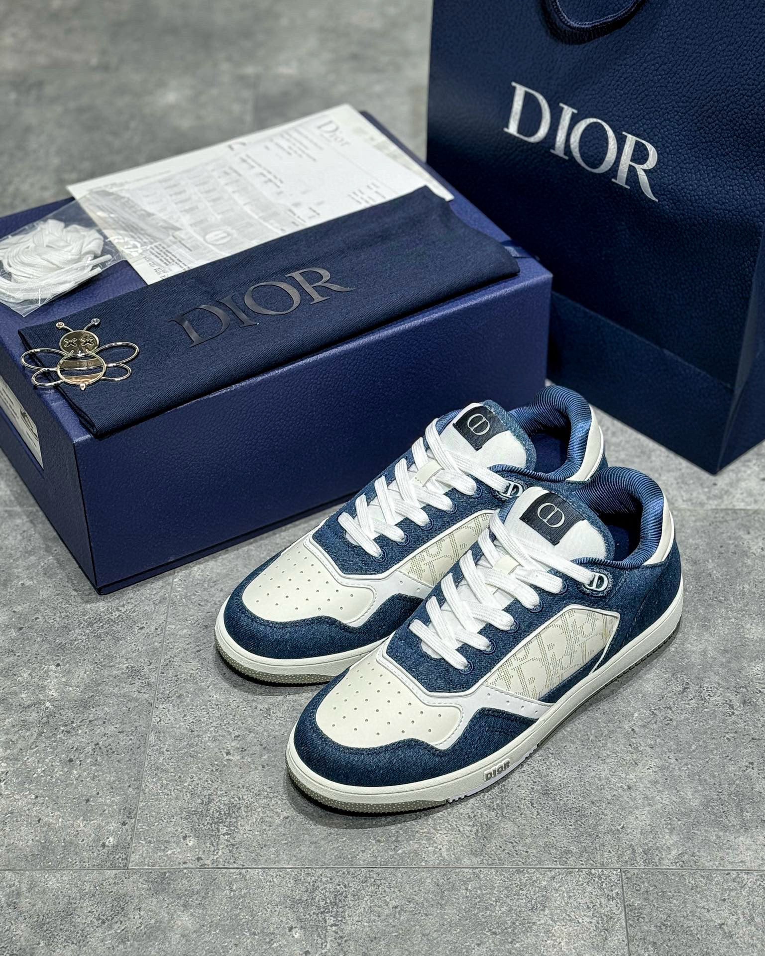 CD Sneakers