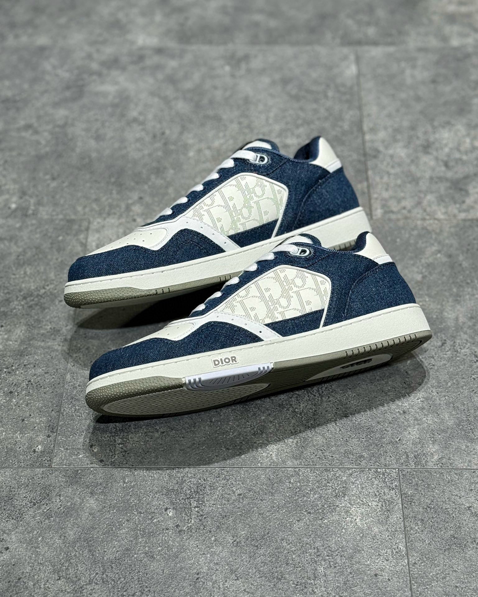 CD Sneakers