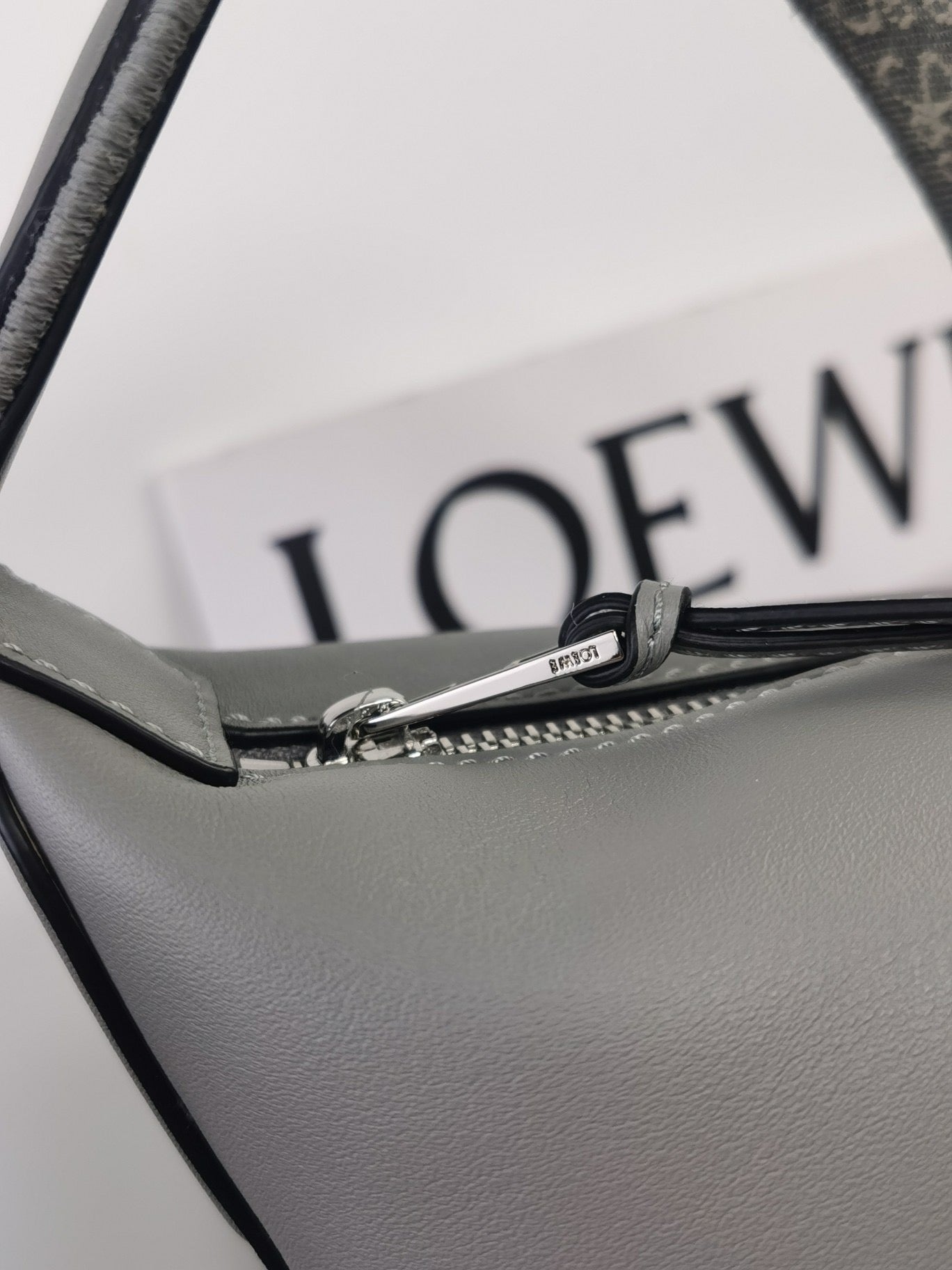 LW Messenger Bag