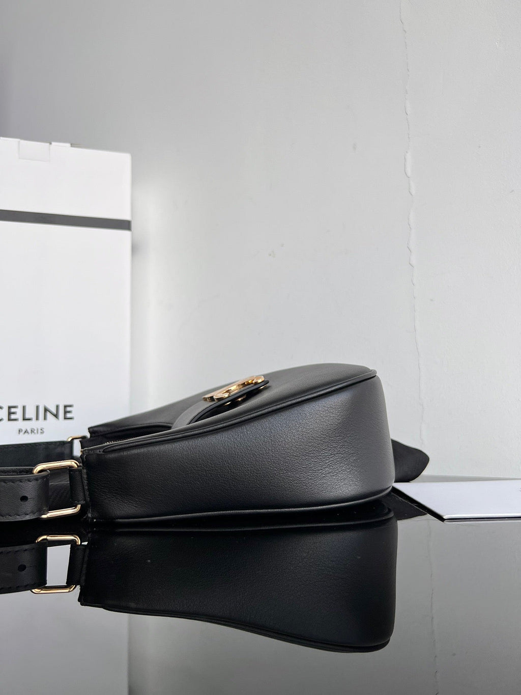 CE Triomphe Hobo