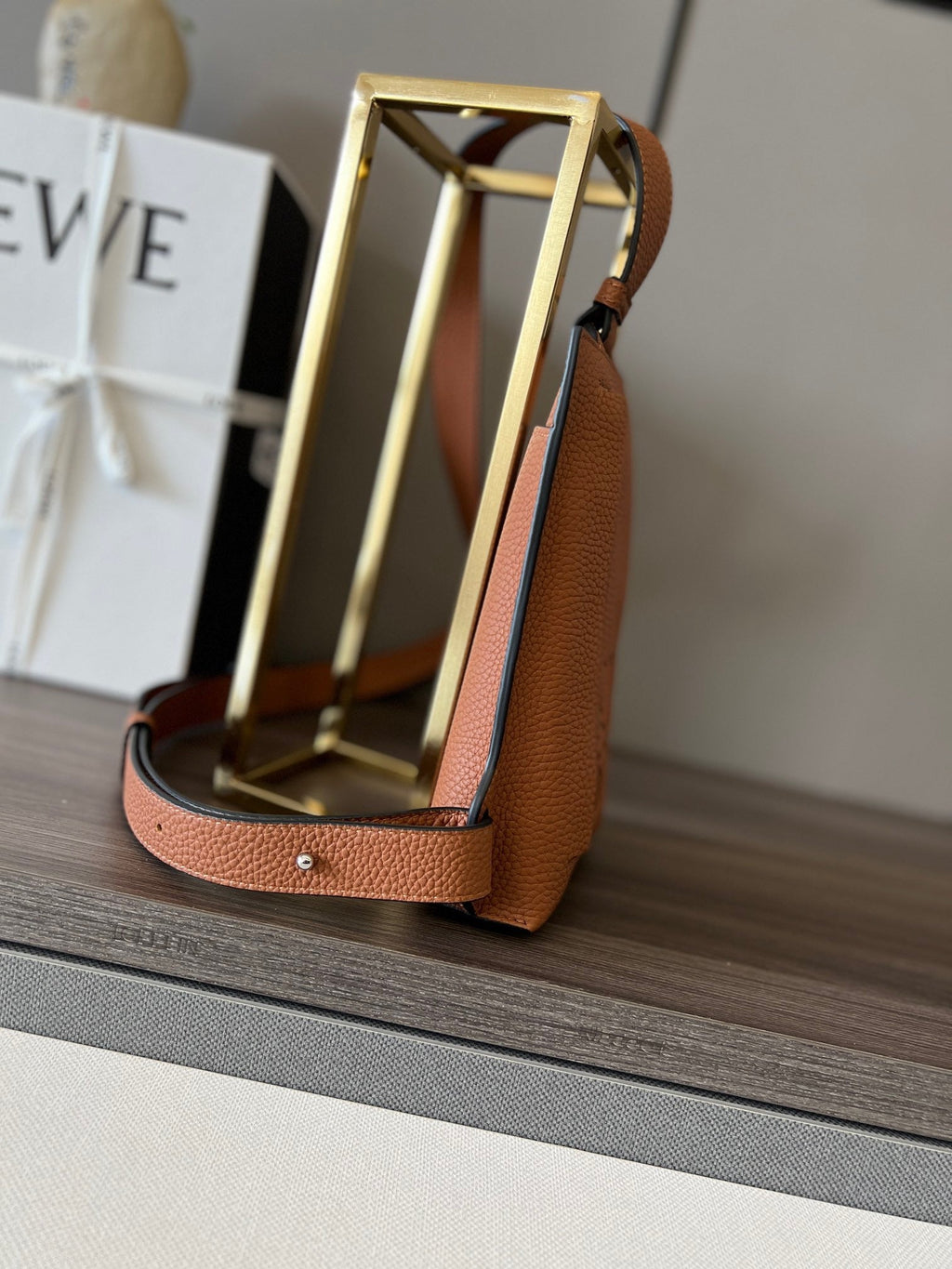 LW Sling Bag