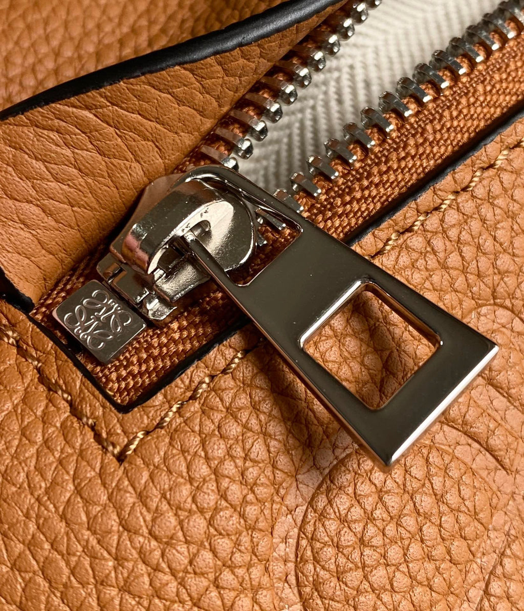 LW Sling Bag