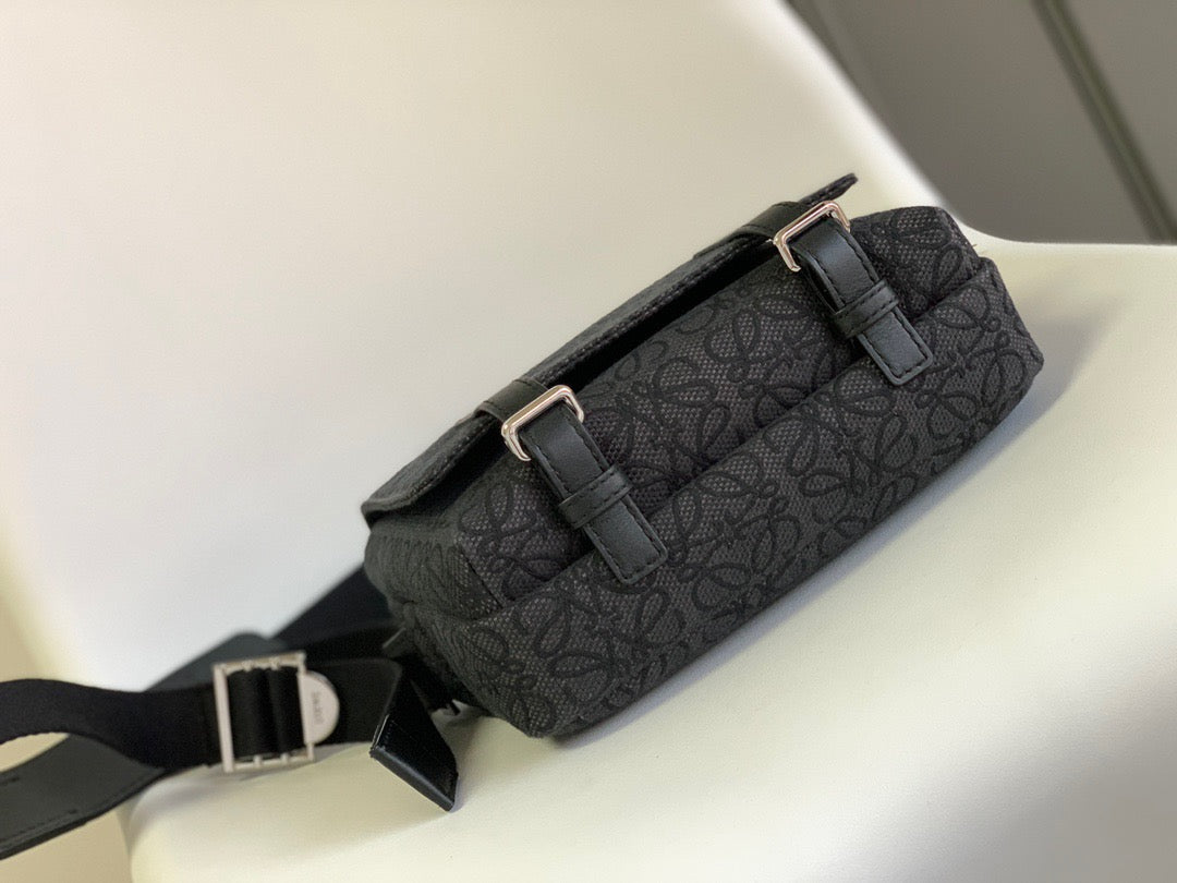 LW Messenger Bag