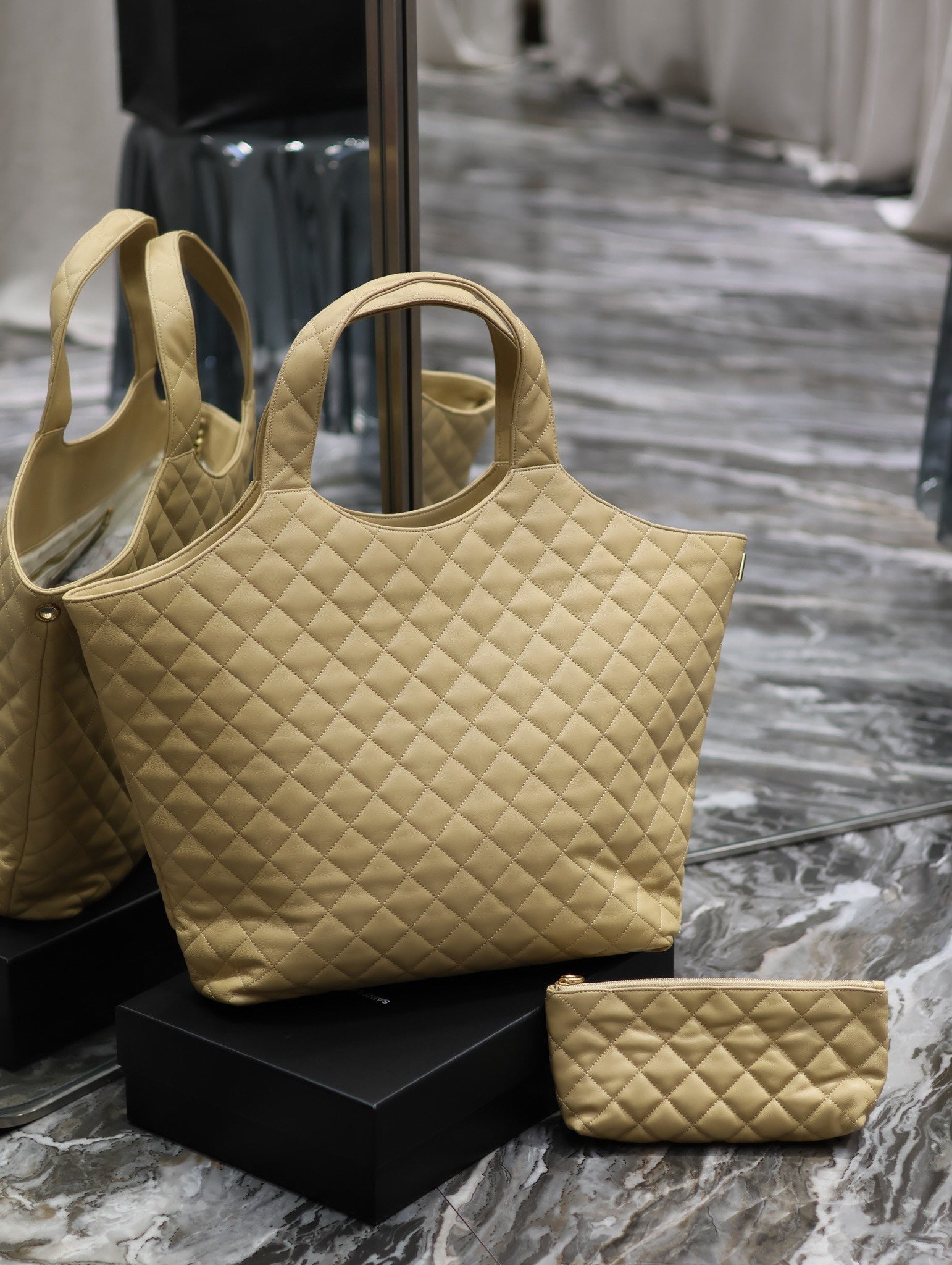 YVT Shopping Tote