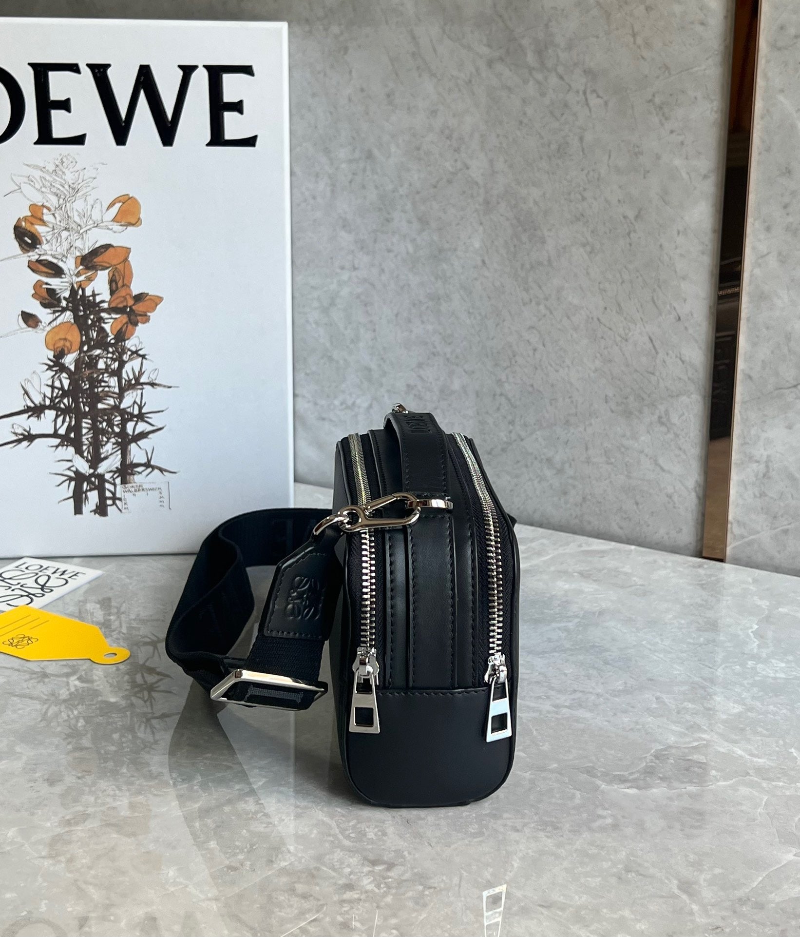 LW Messenger Bag