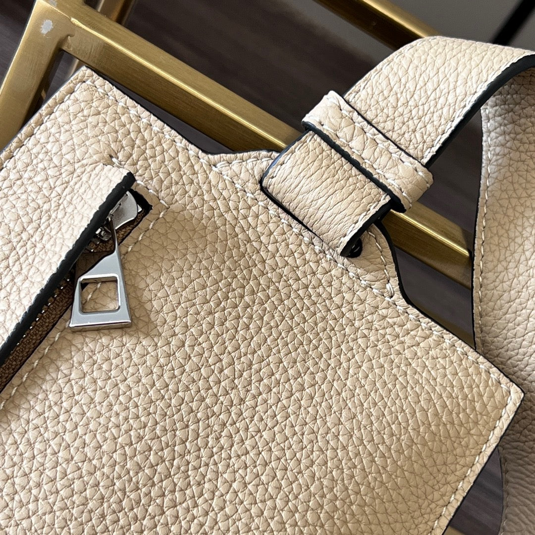 LW Sling Bag