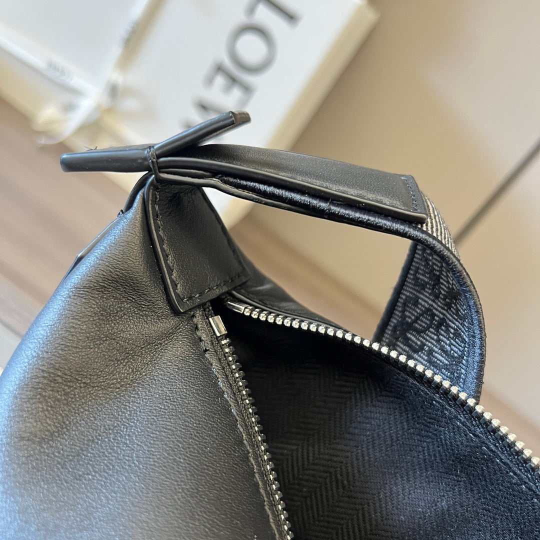 LW Messenger Bag