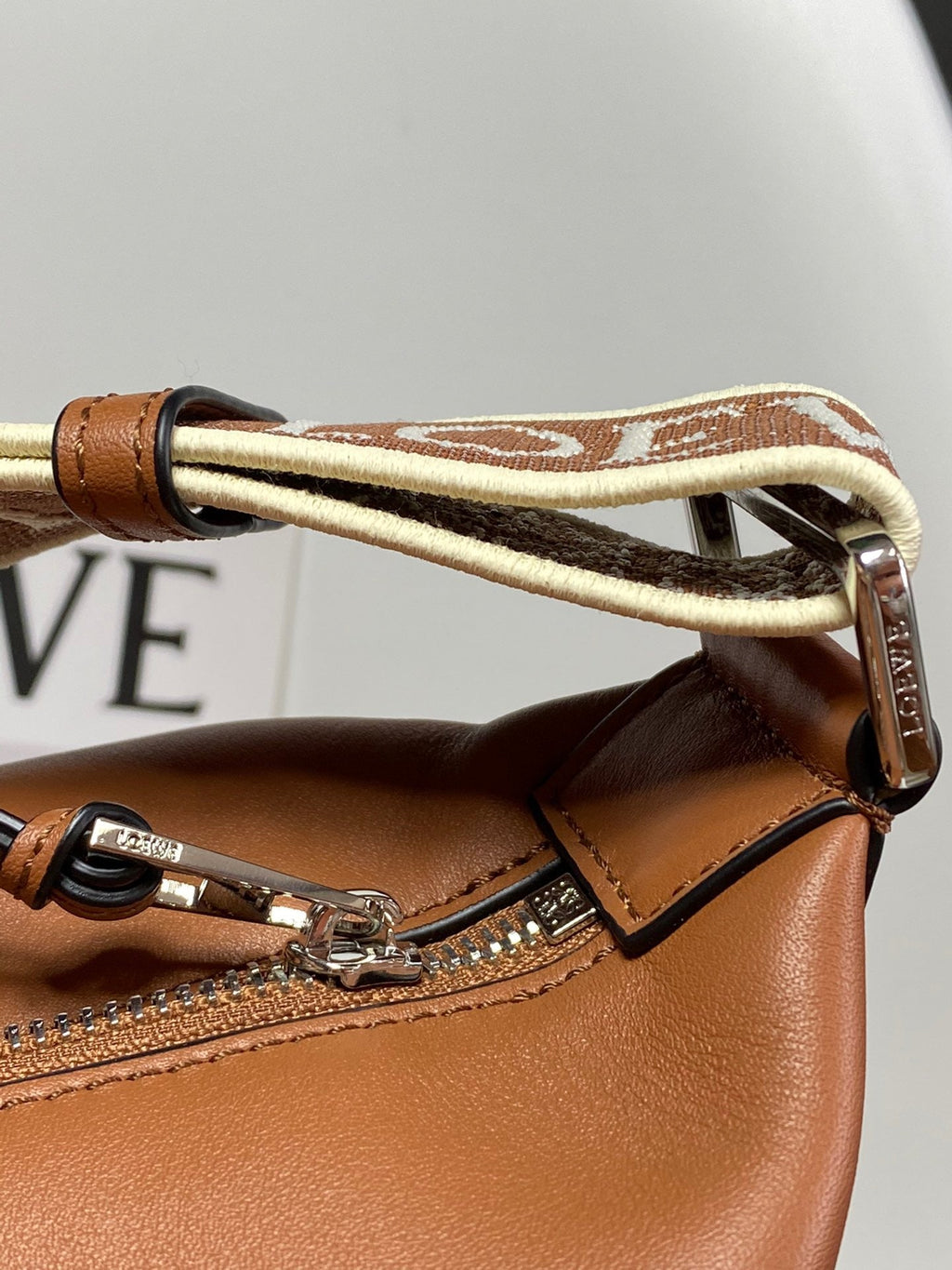 LW Messenger Bag