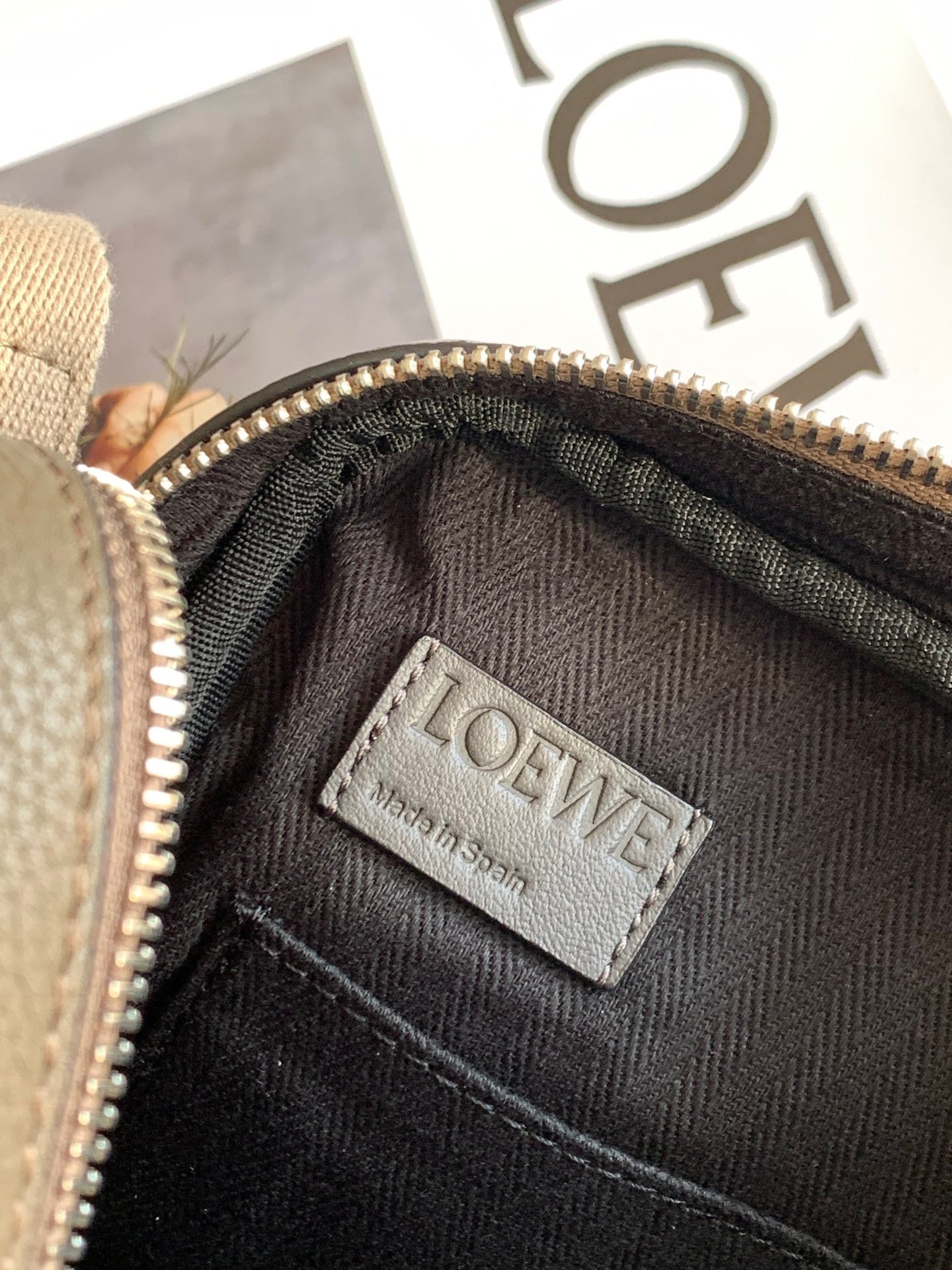 LW Messenger Bag