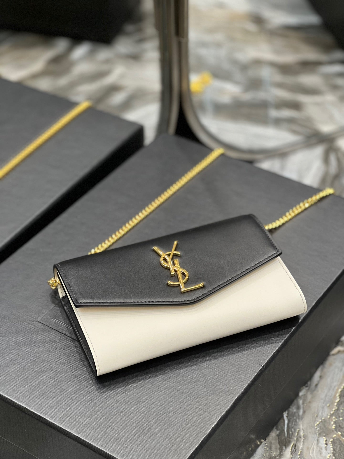 YVT Envelope