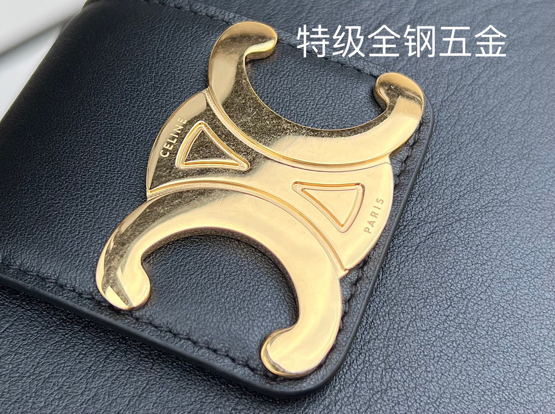 CE Triomphe Hobo