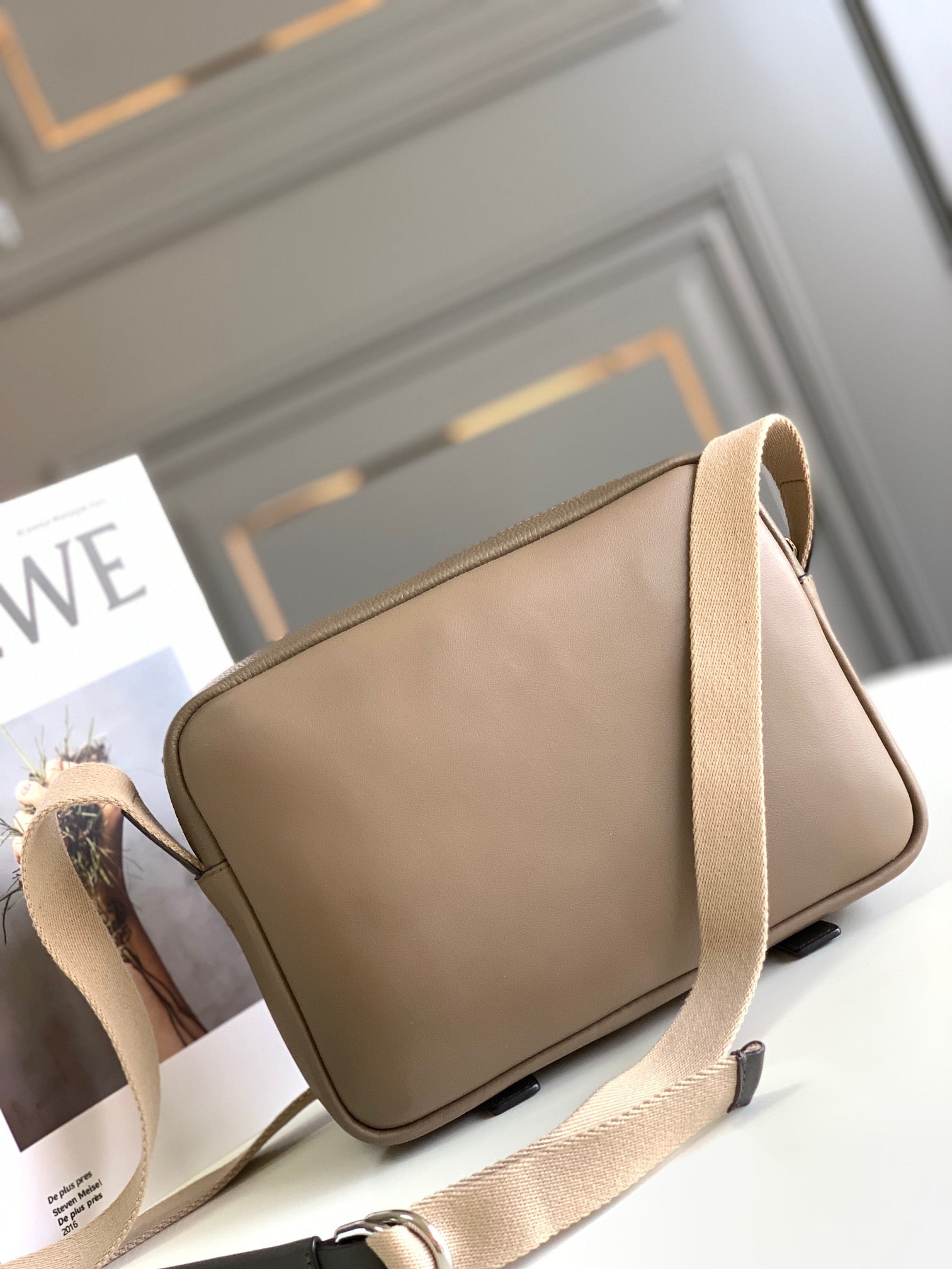 LW Messenger Bag