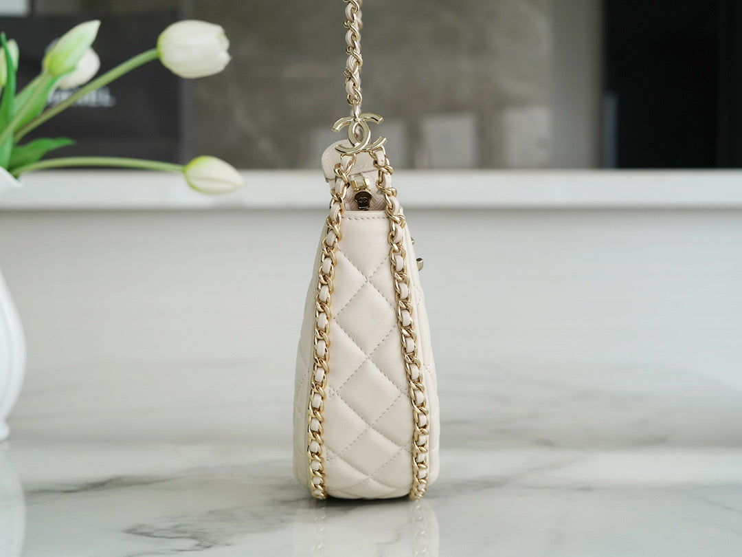 CNL 23p Hobo Bag