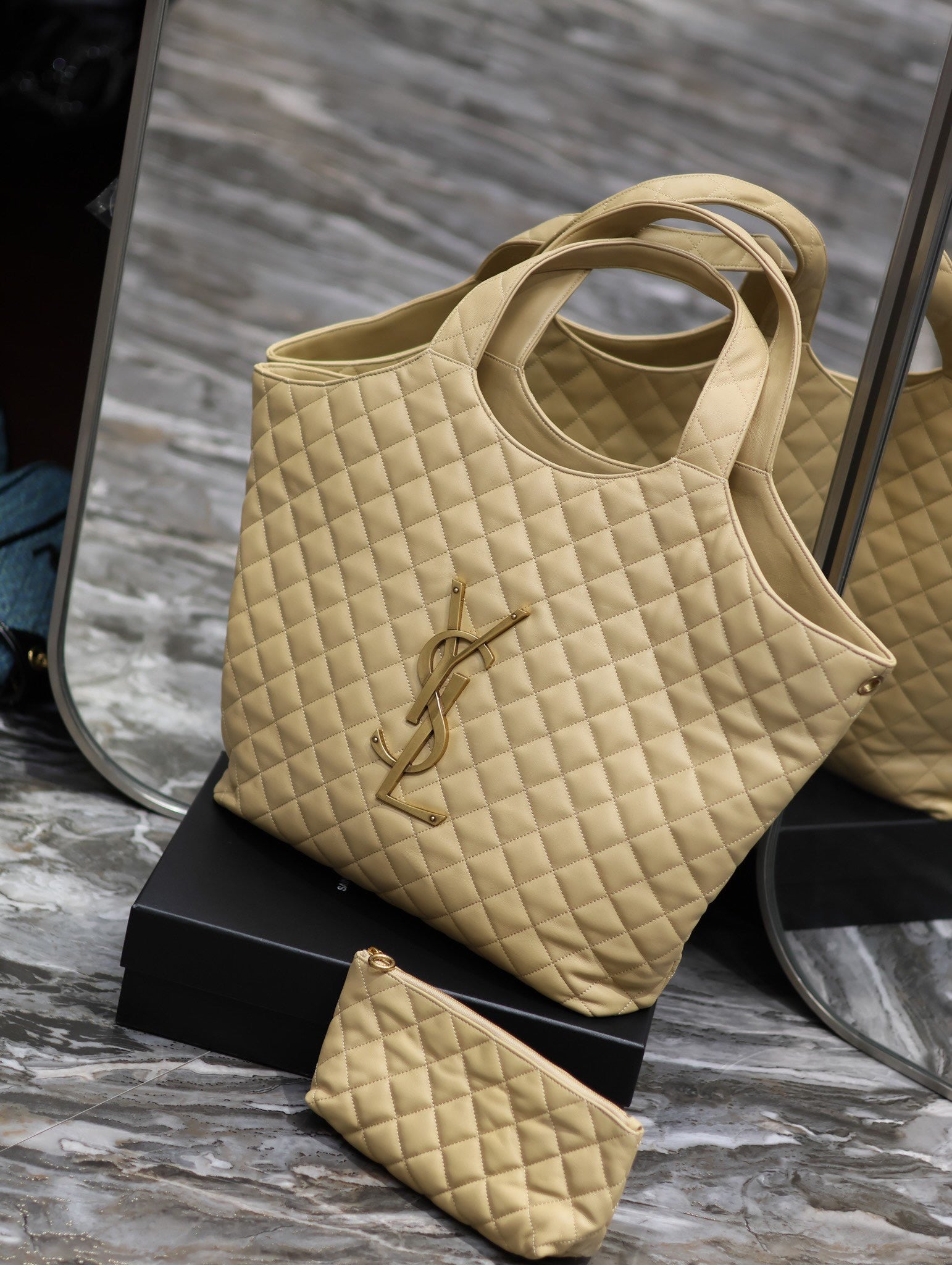 YVT Shopping Tote