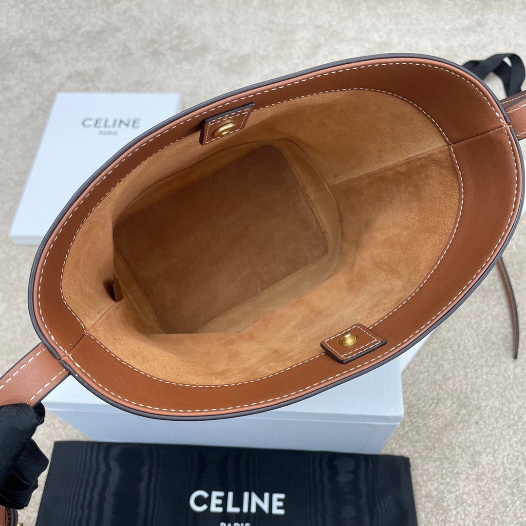 CE Triomphe Bucket