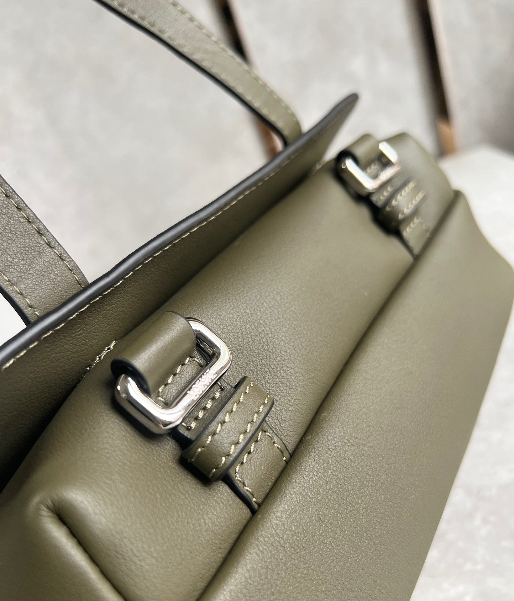 LW Messenger Bag