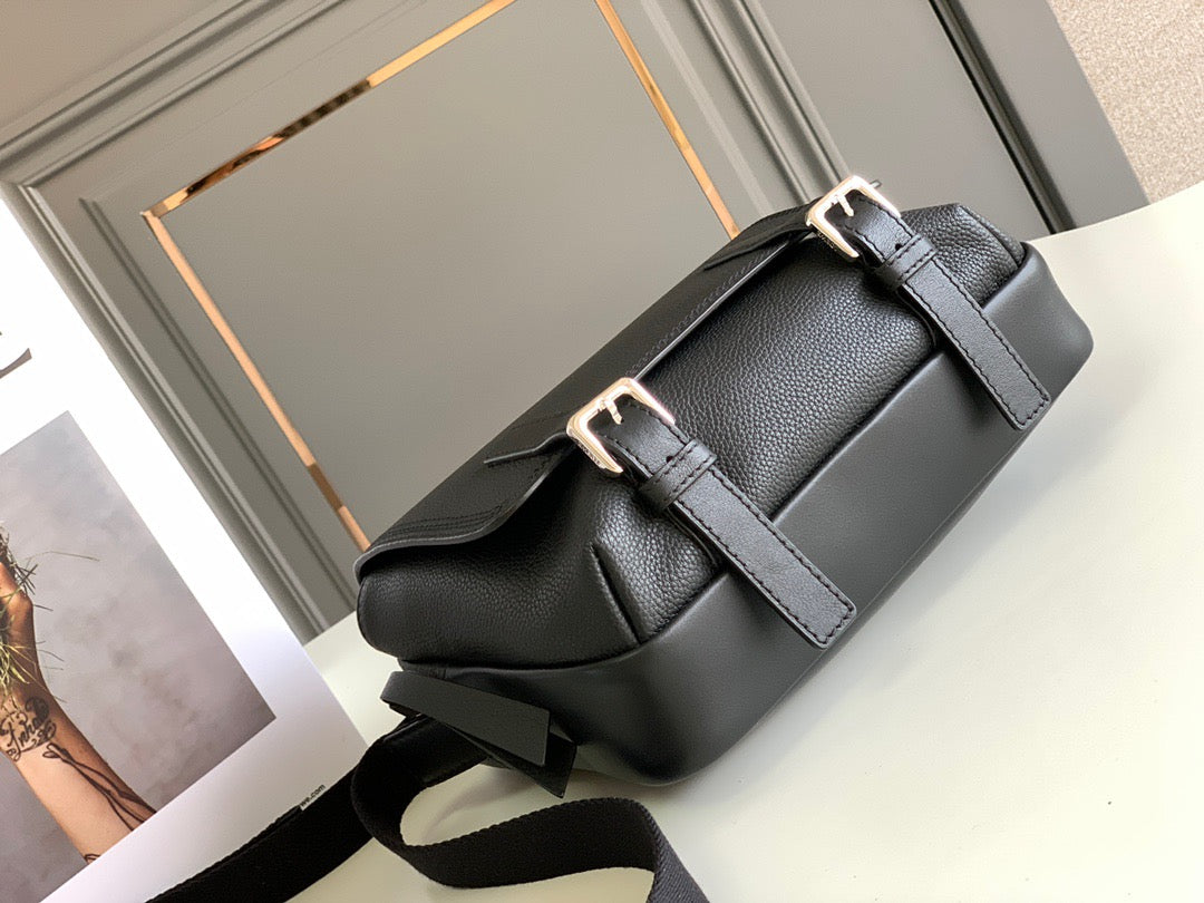 LW Messenger Bag