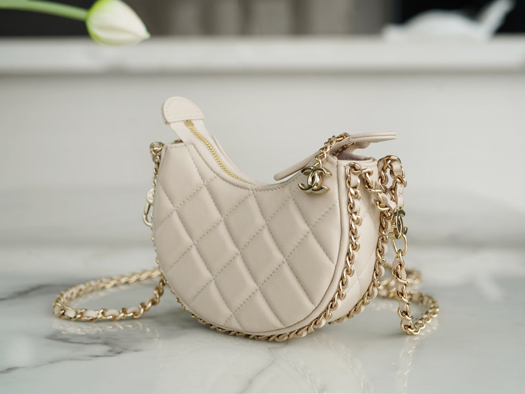 CNL 23p Hobo Bag