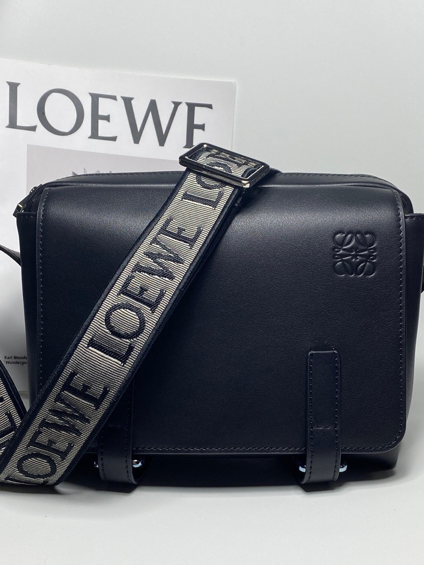 LW Messenger Bag