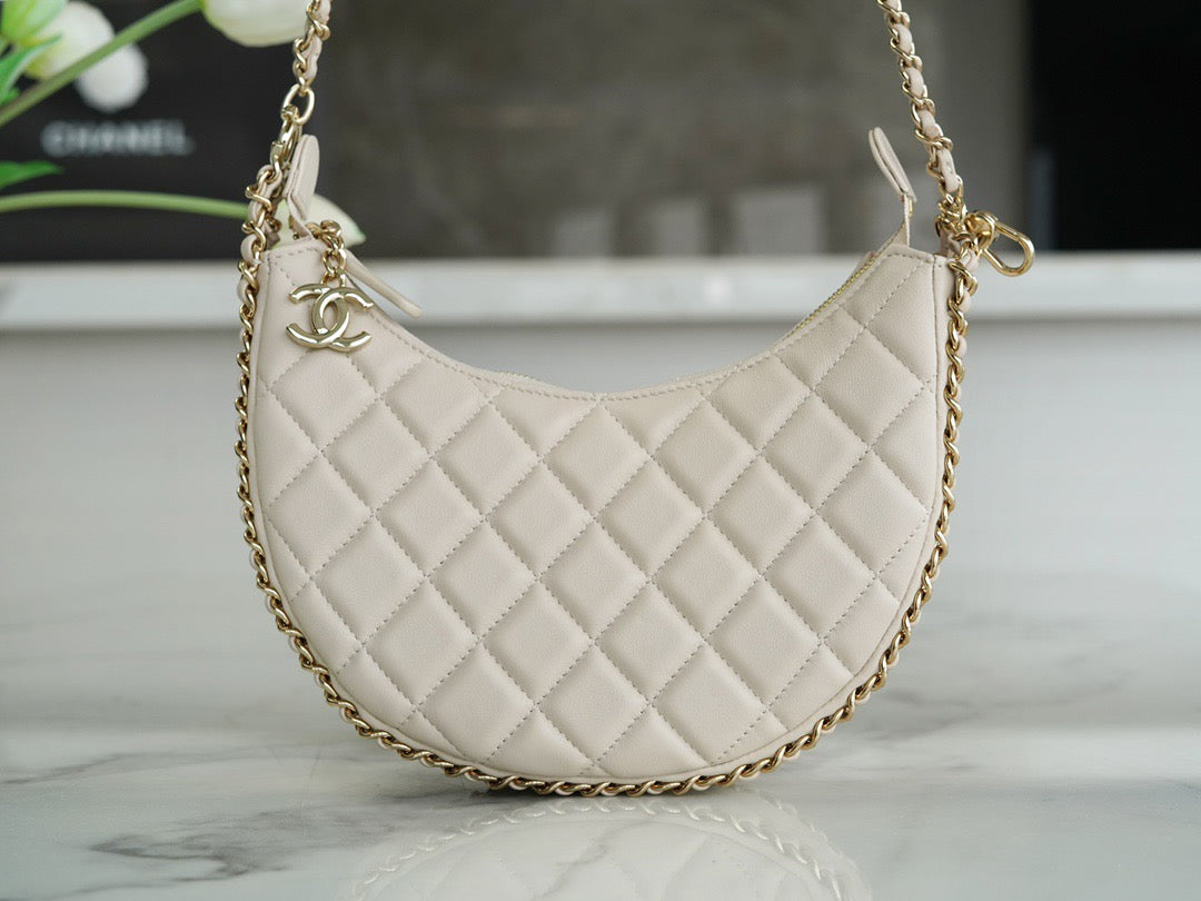 CNL 23p Hobo Bag