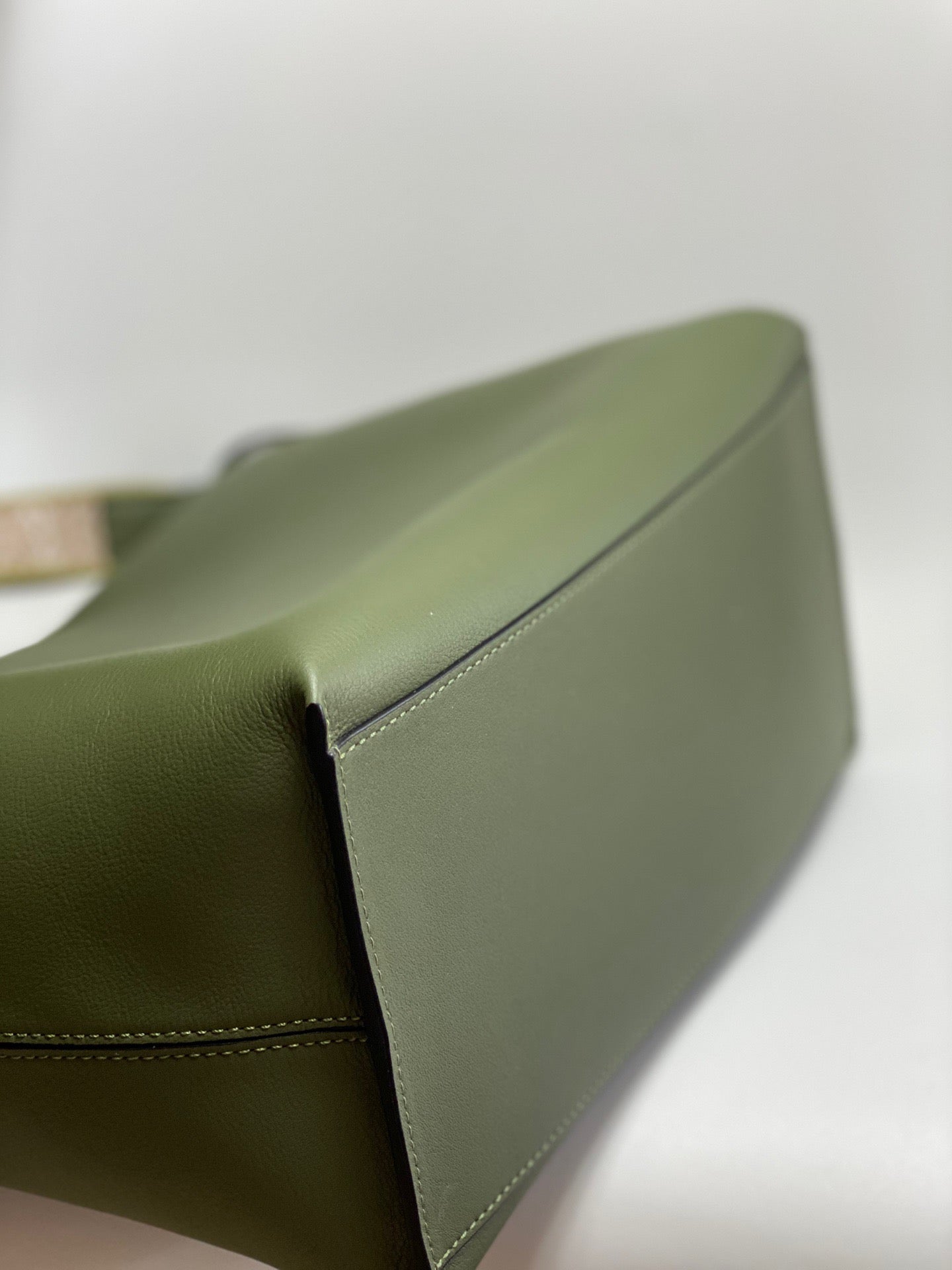 LW Messenger Bag