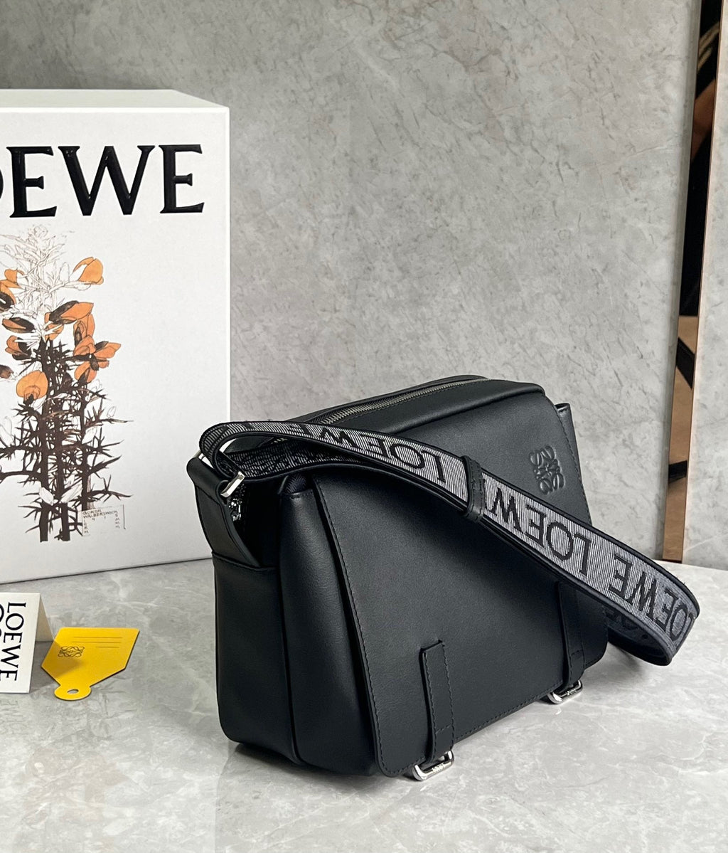 LW Messenger Bag