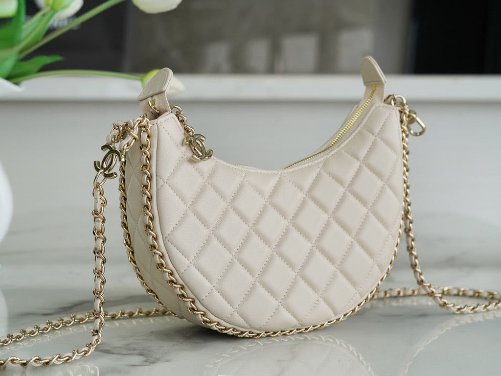 CNL 23p Hobo Bag