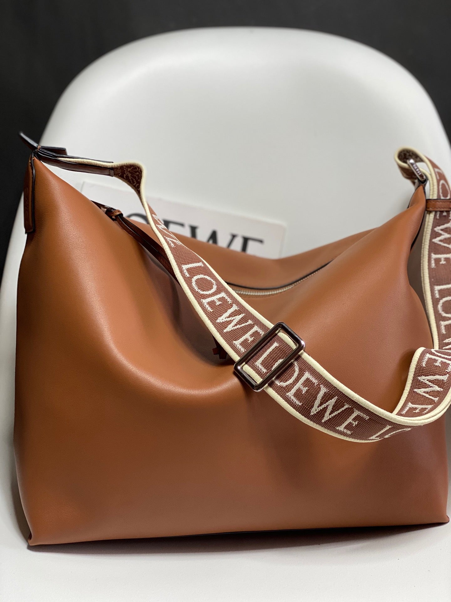 LW Messenger Bag