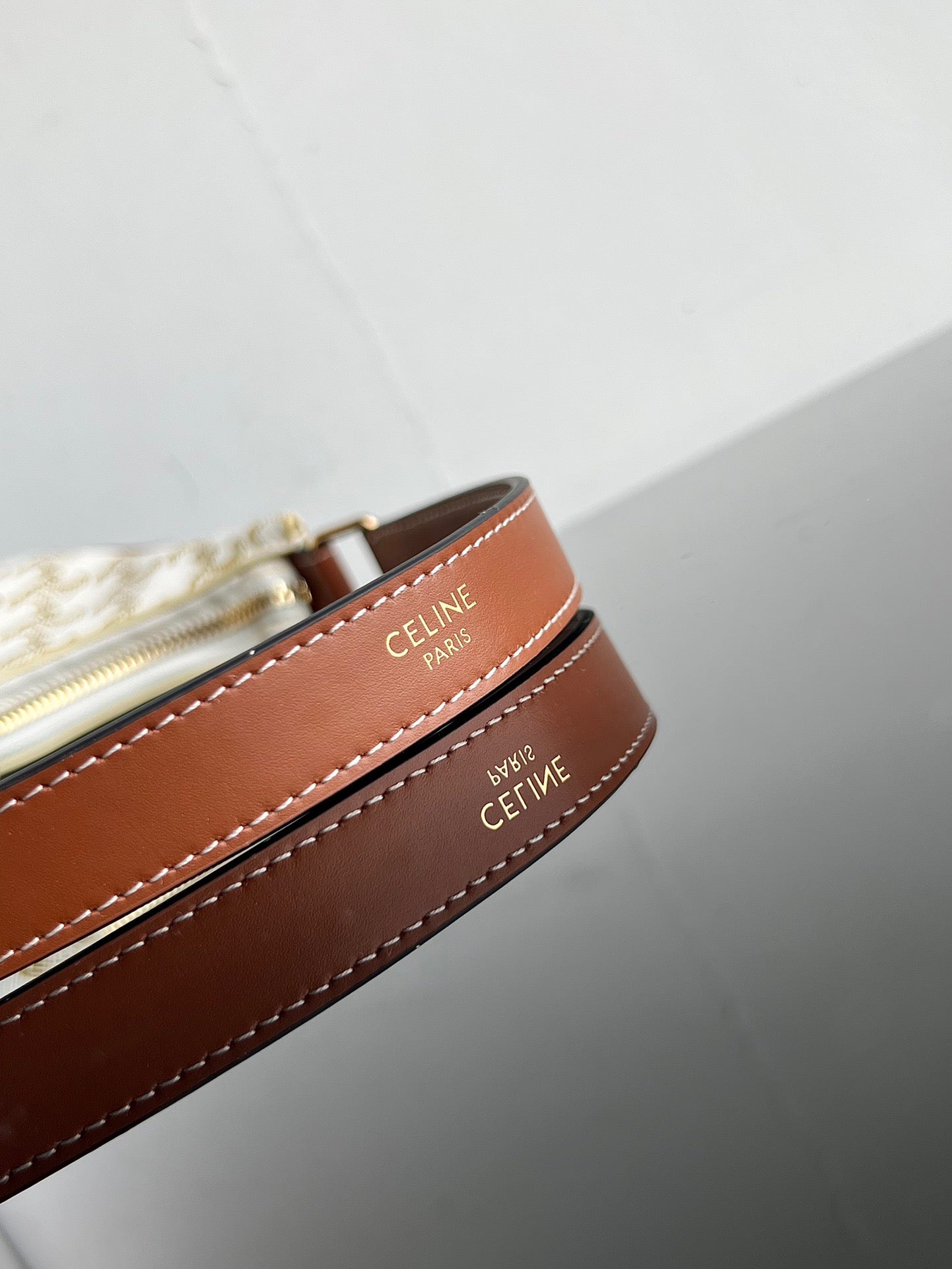 CE Triomphe Hobo