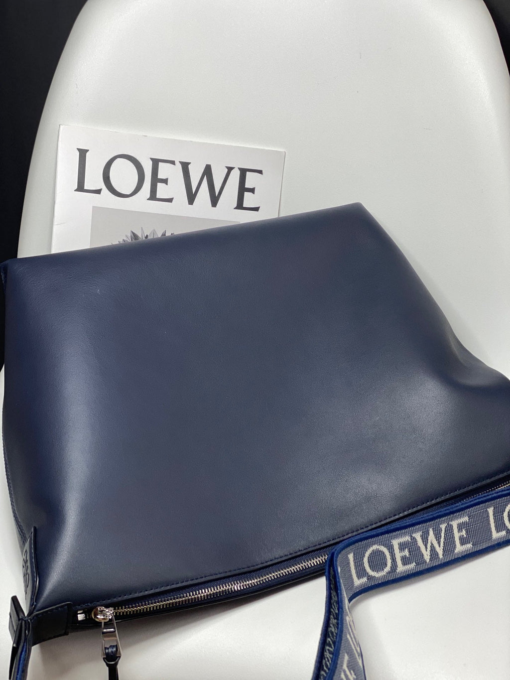 LW Messenger Bag