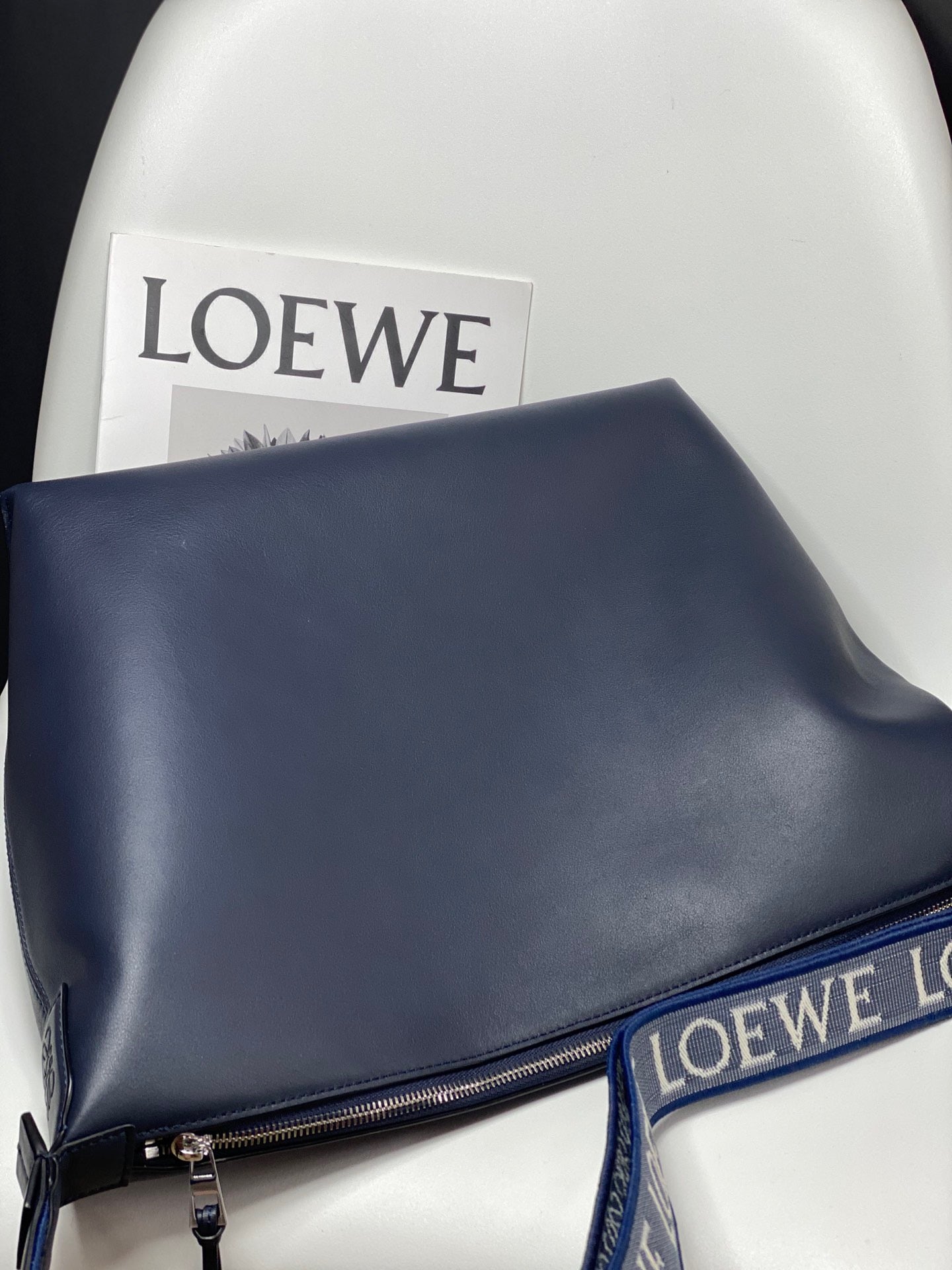 LW Messenger Bag