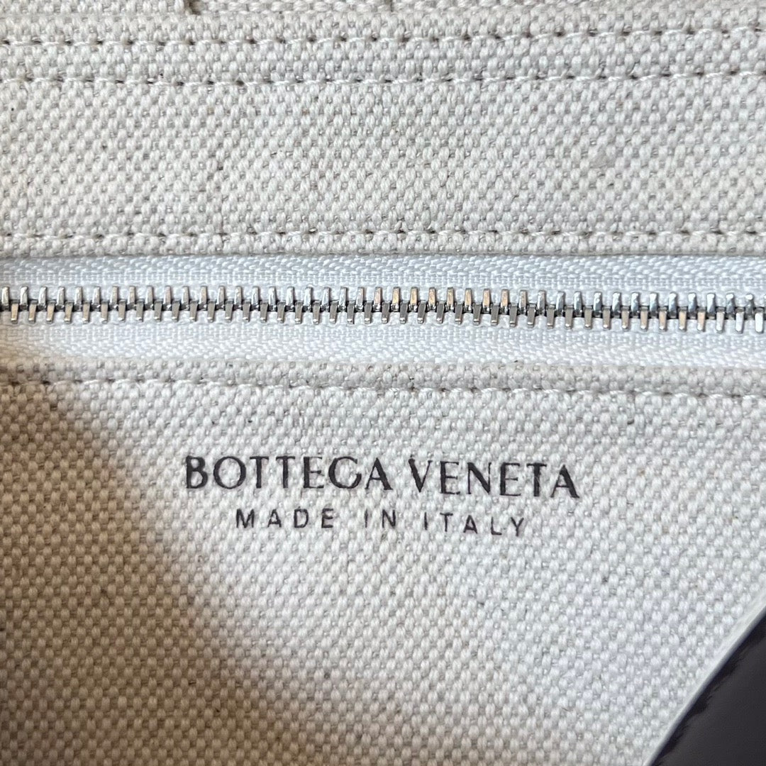 BTV Messenger Bag