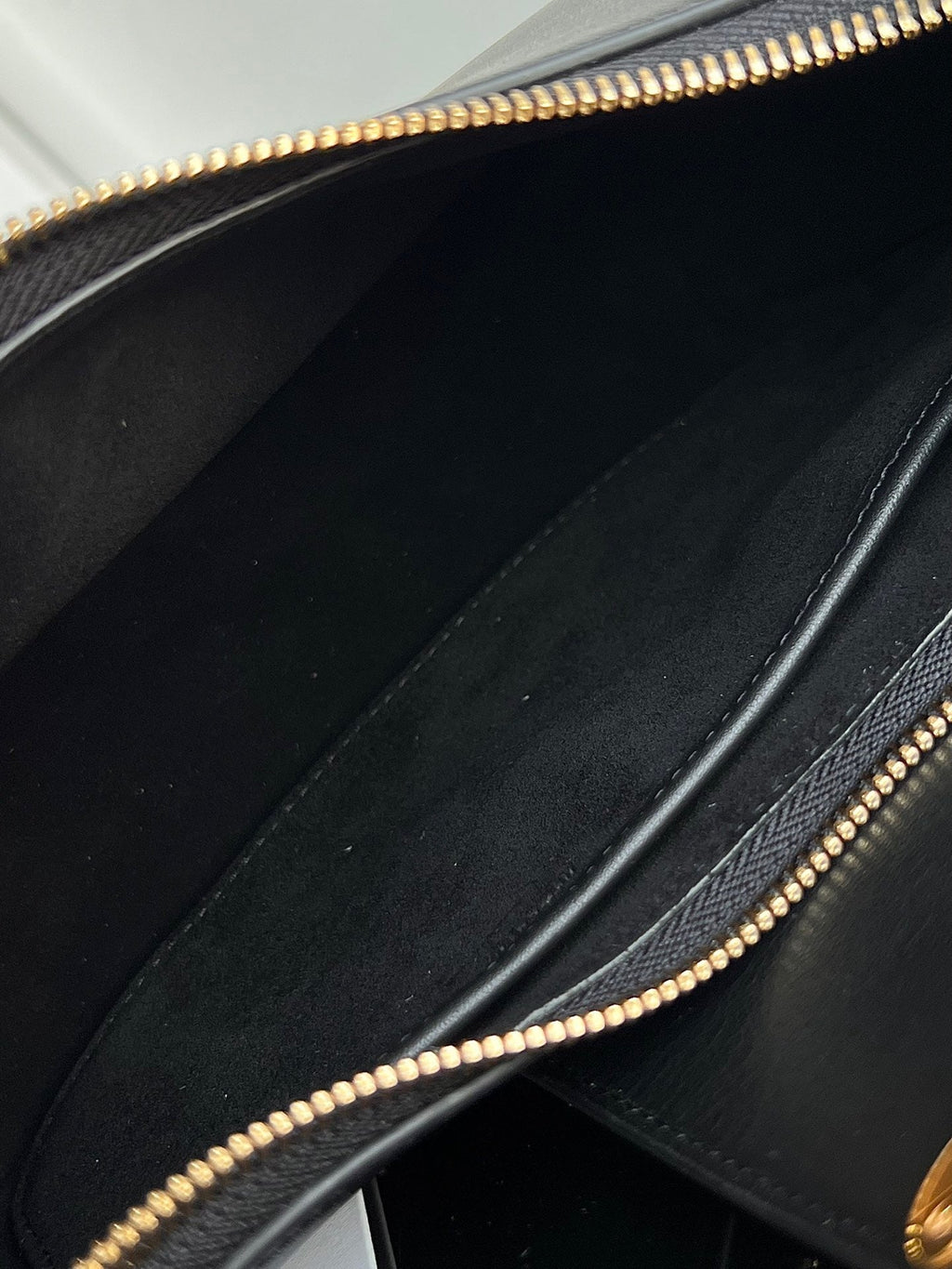 CE Triomphe Hobo