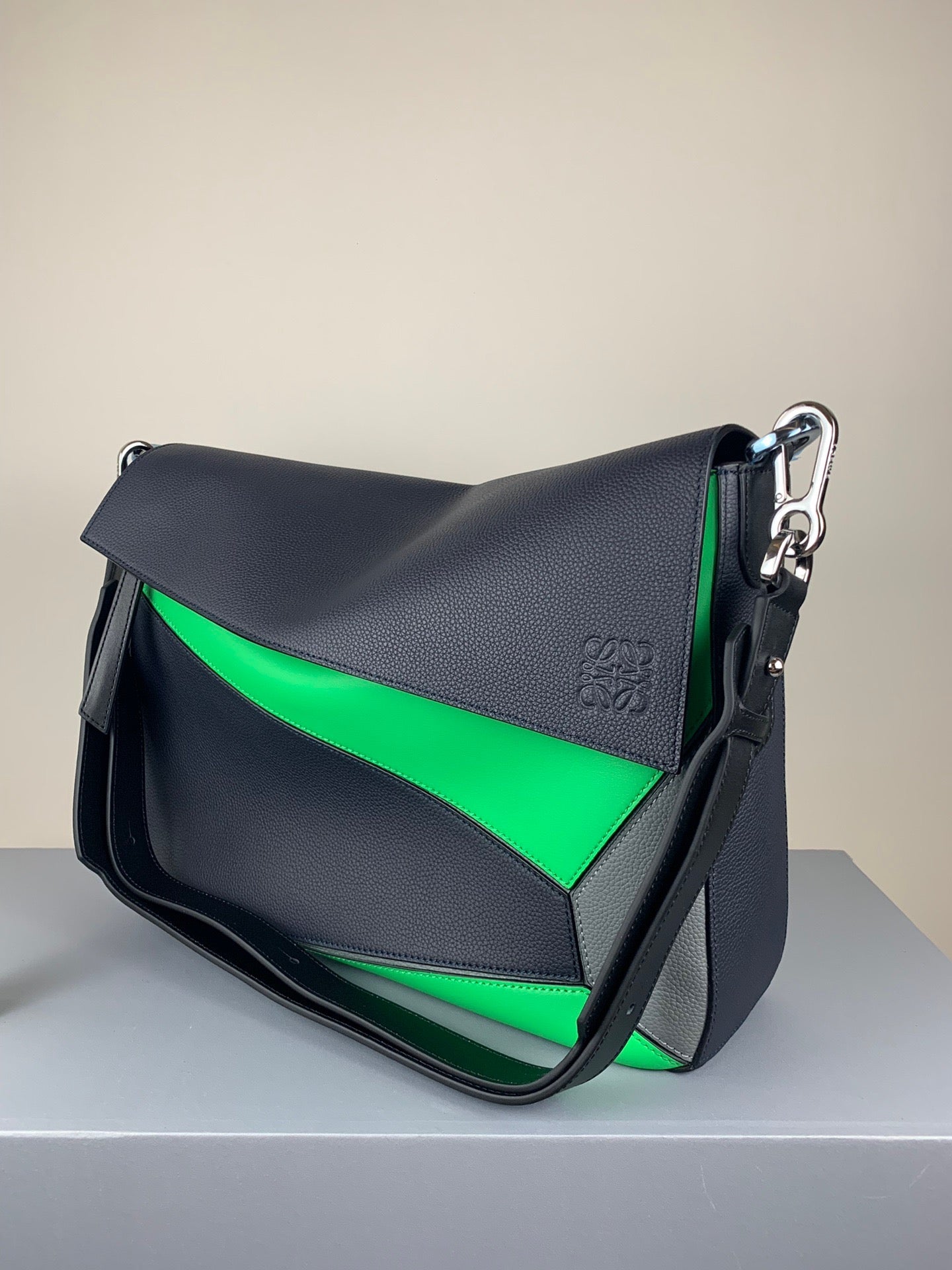 LW Puzzle Bag