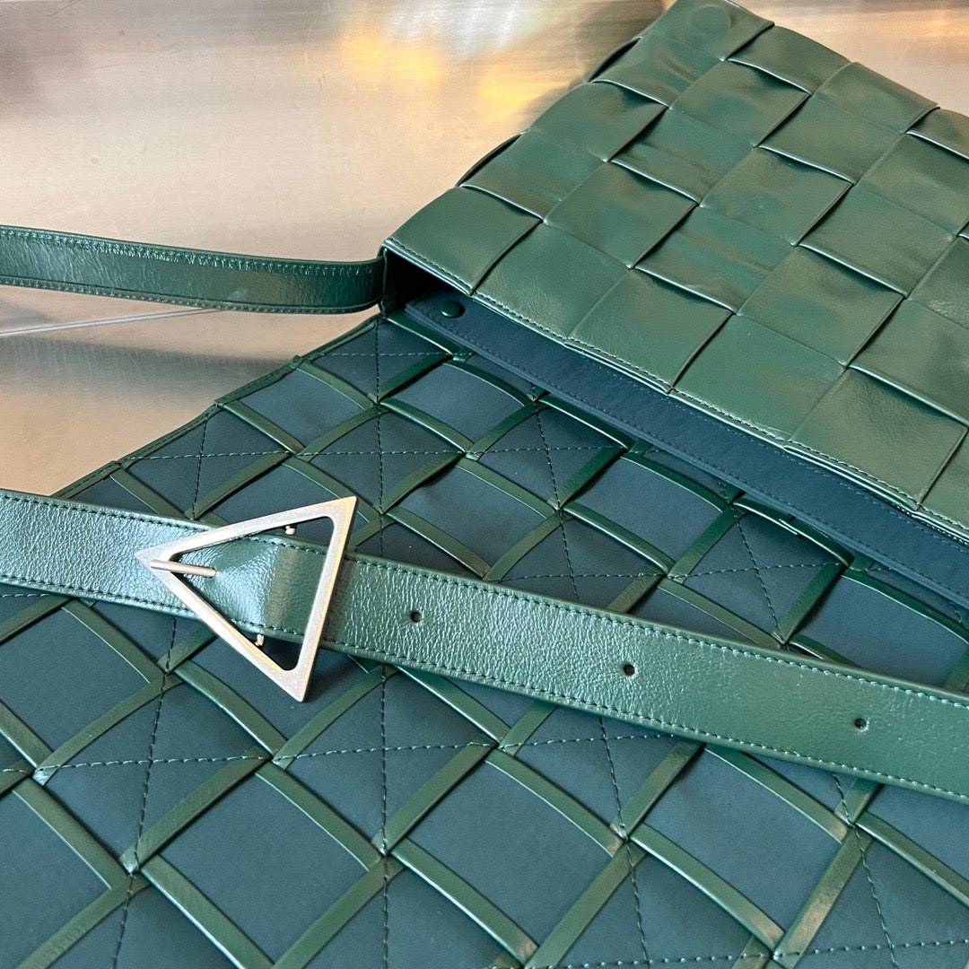 BTV Messenger Bag