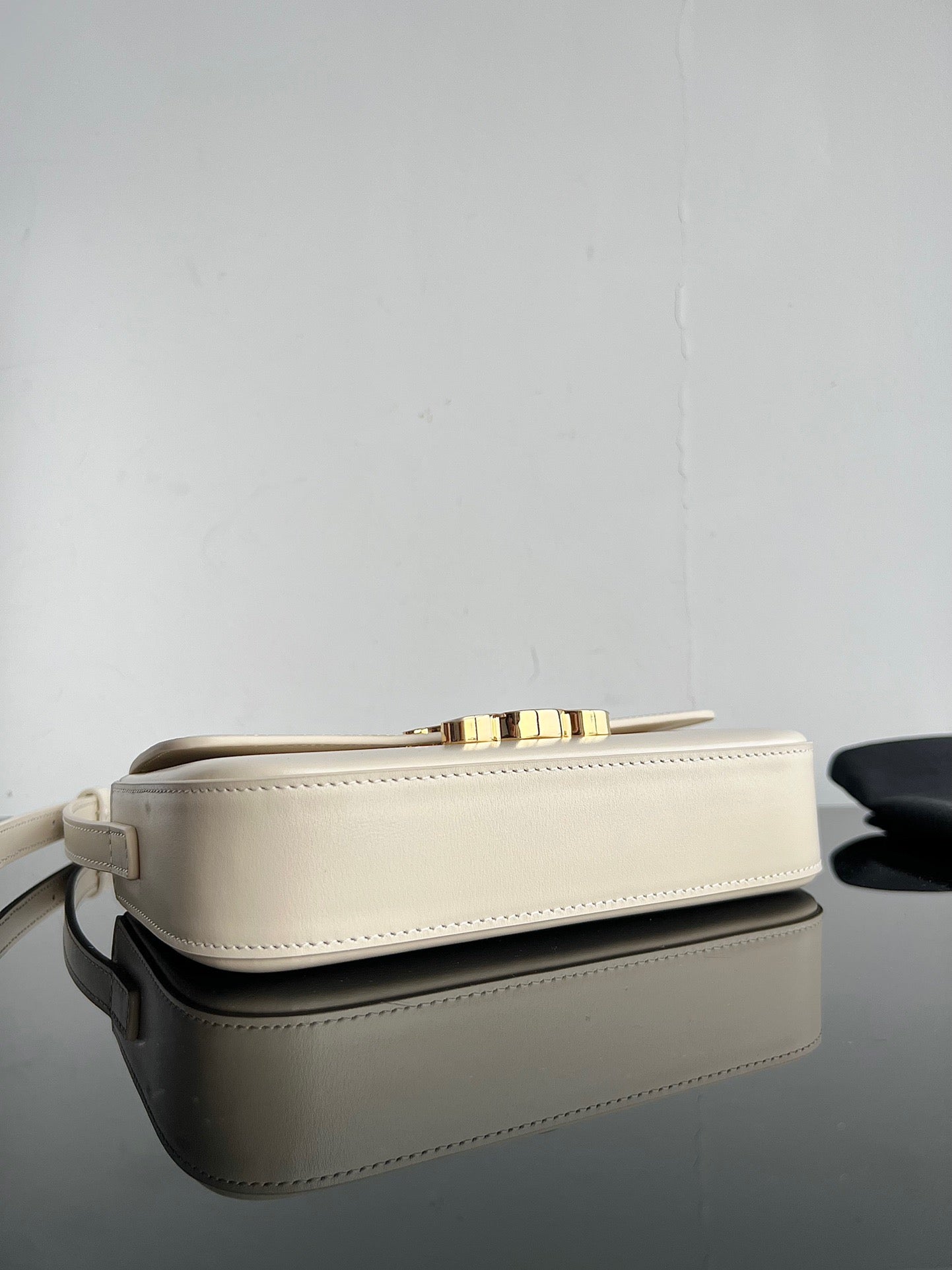 CE Triomphe Hobo