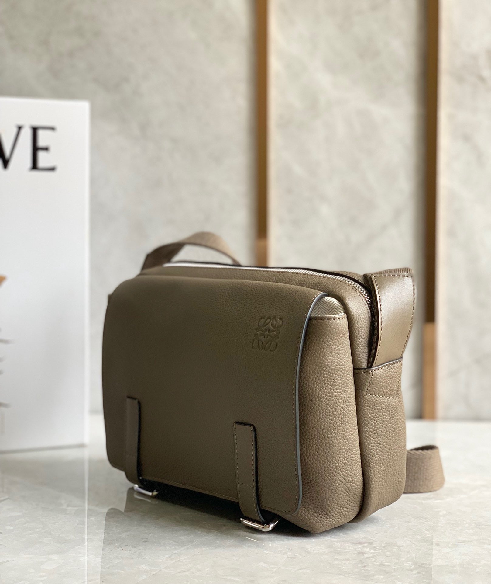 LW Messenger Bag