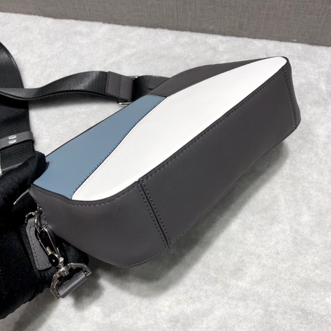 LW Messenger Bag
