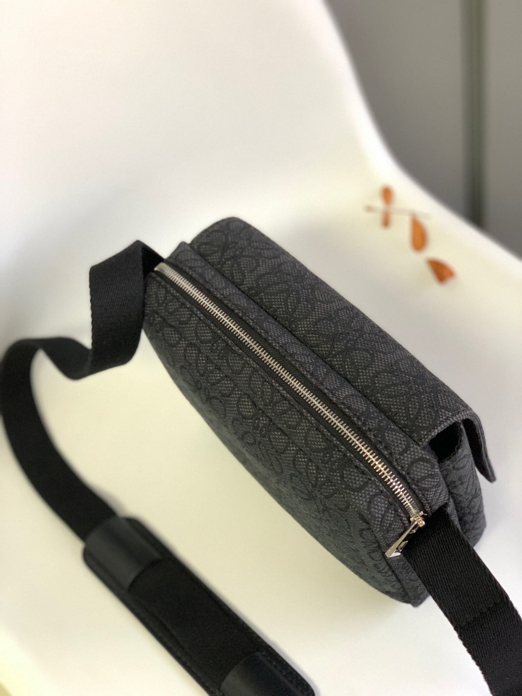 LW Messenger Bag
