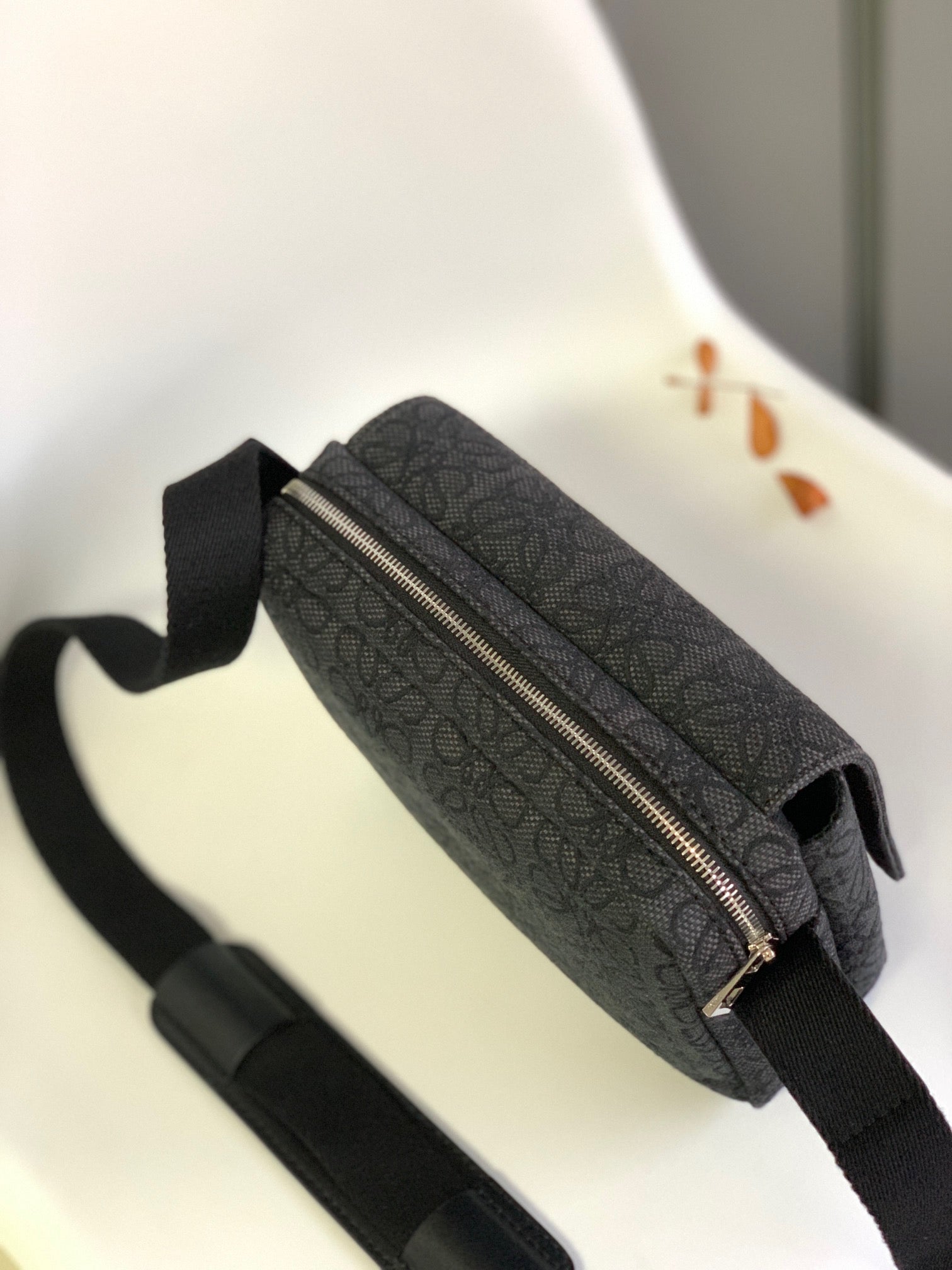 LW Messenger Bag