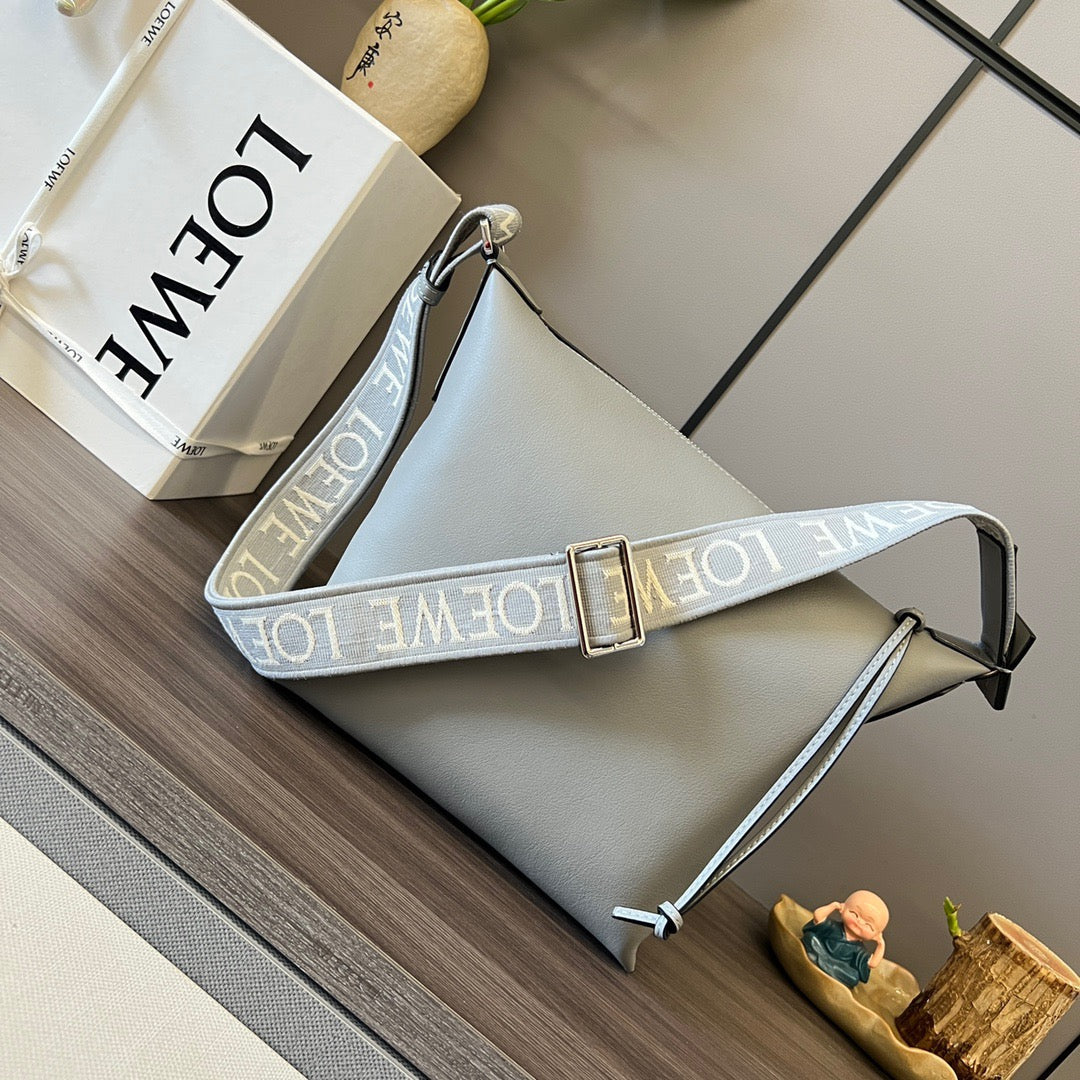 LW Messenger Bag