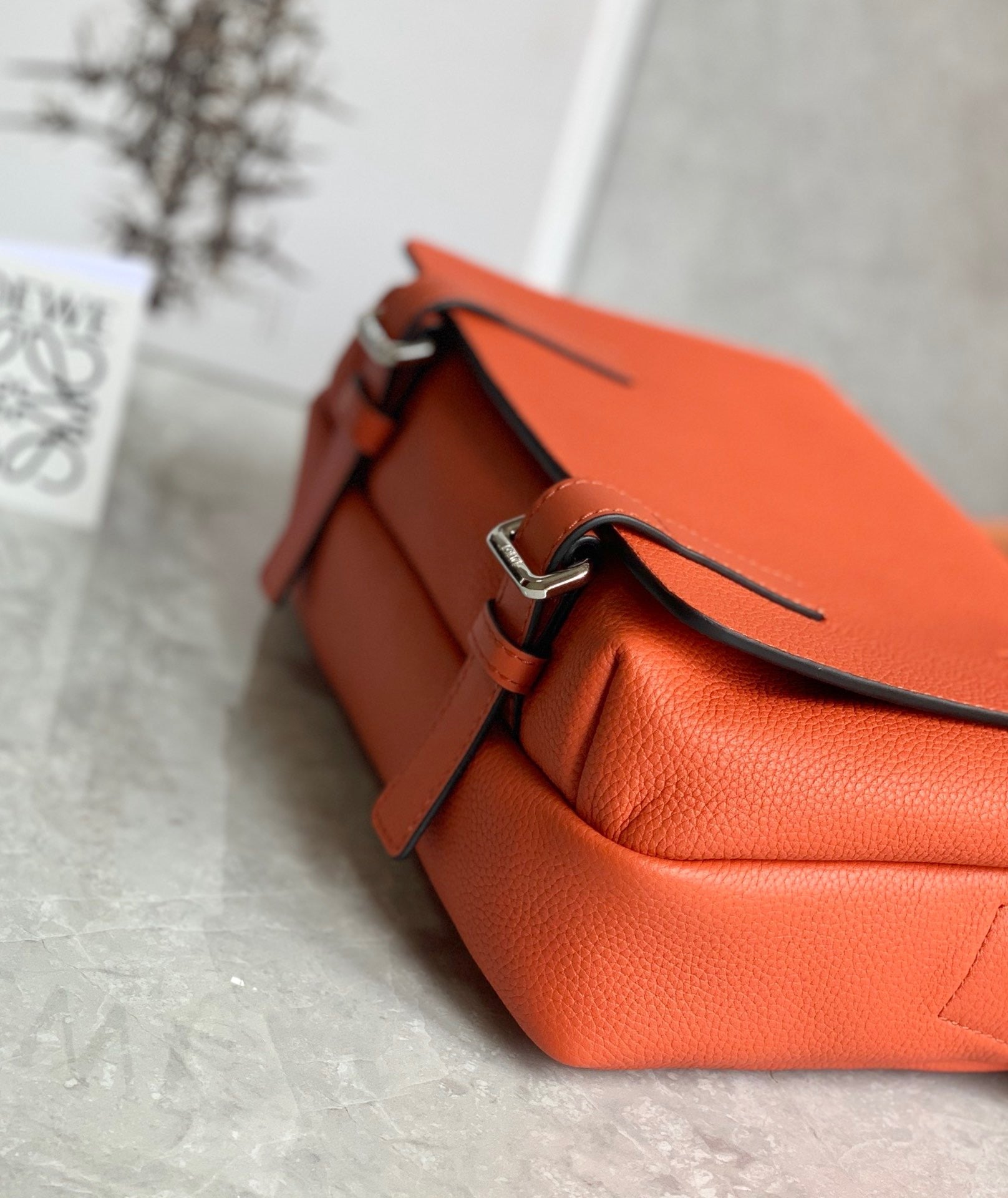 LW Messenger Bag