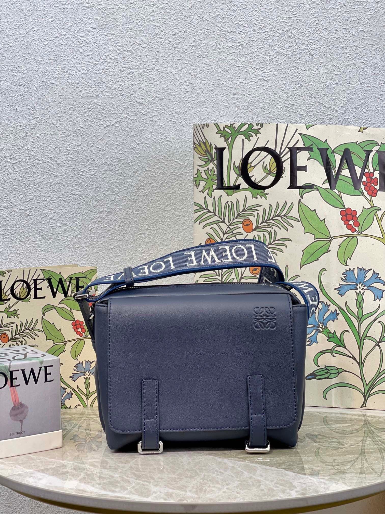 LW Messenger Bag