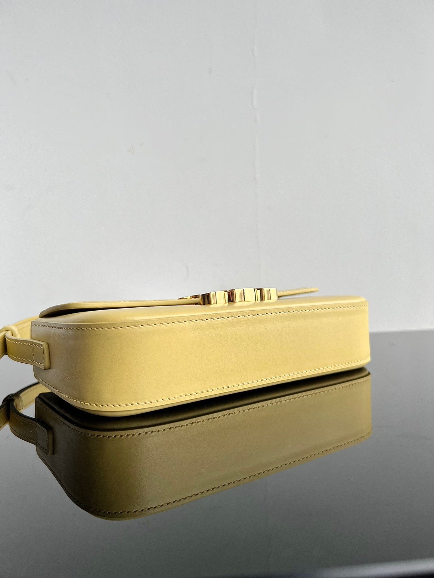 CE Triomphe Hobo