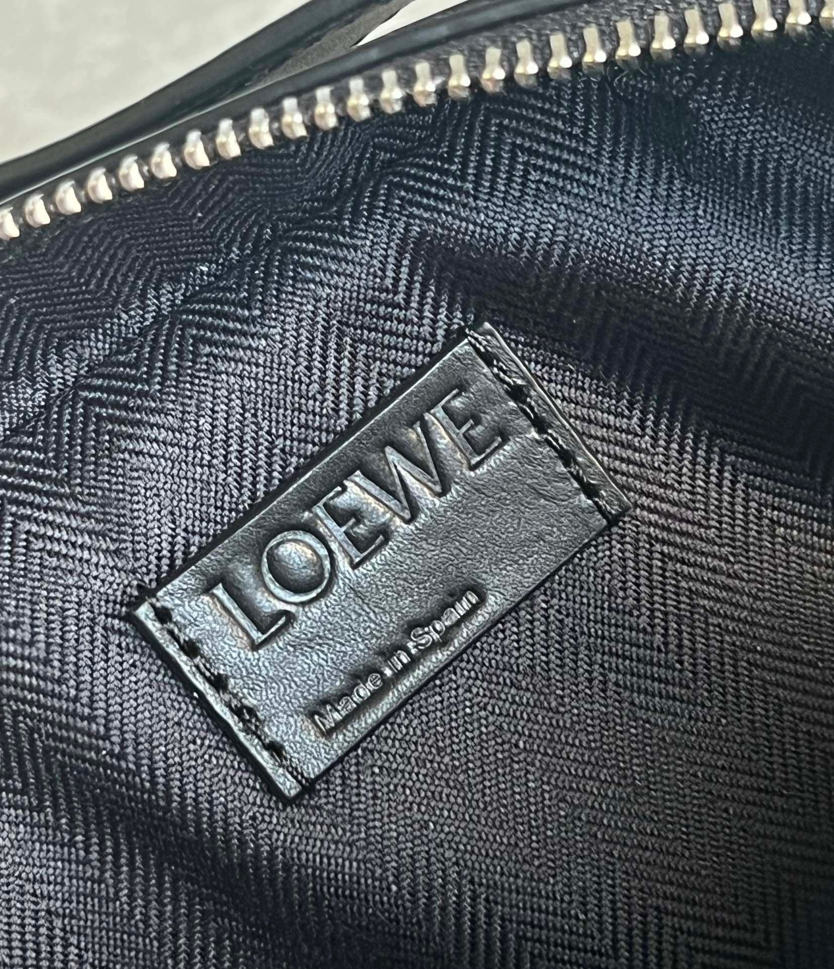LW Messenger Bag