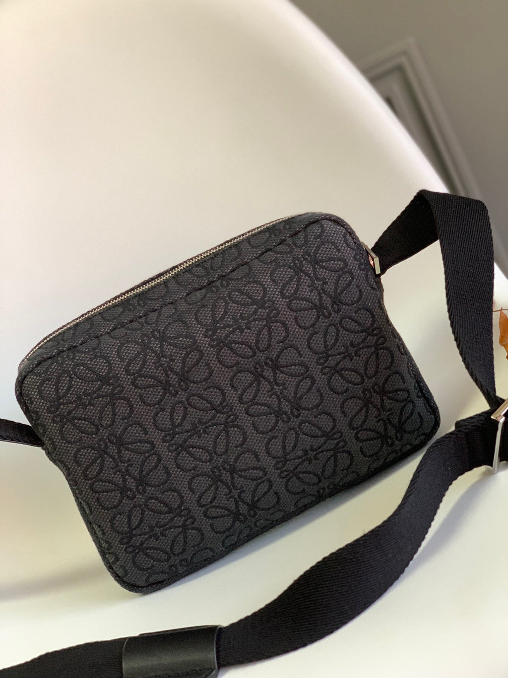 LW Messenger Bag