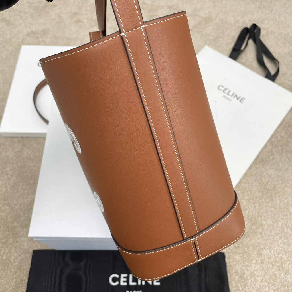 CE Triomphe Bucket