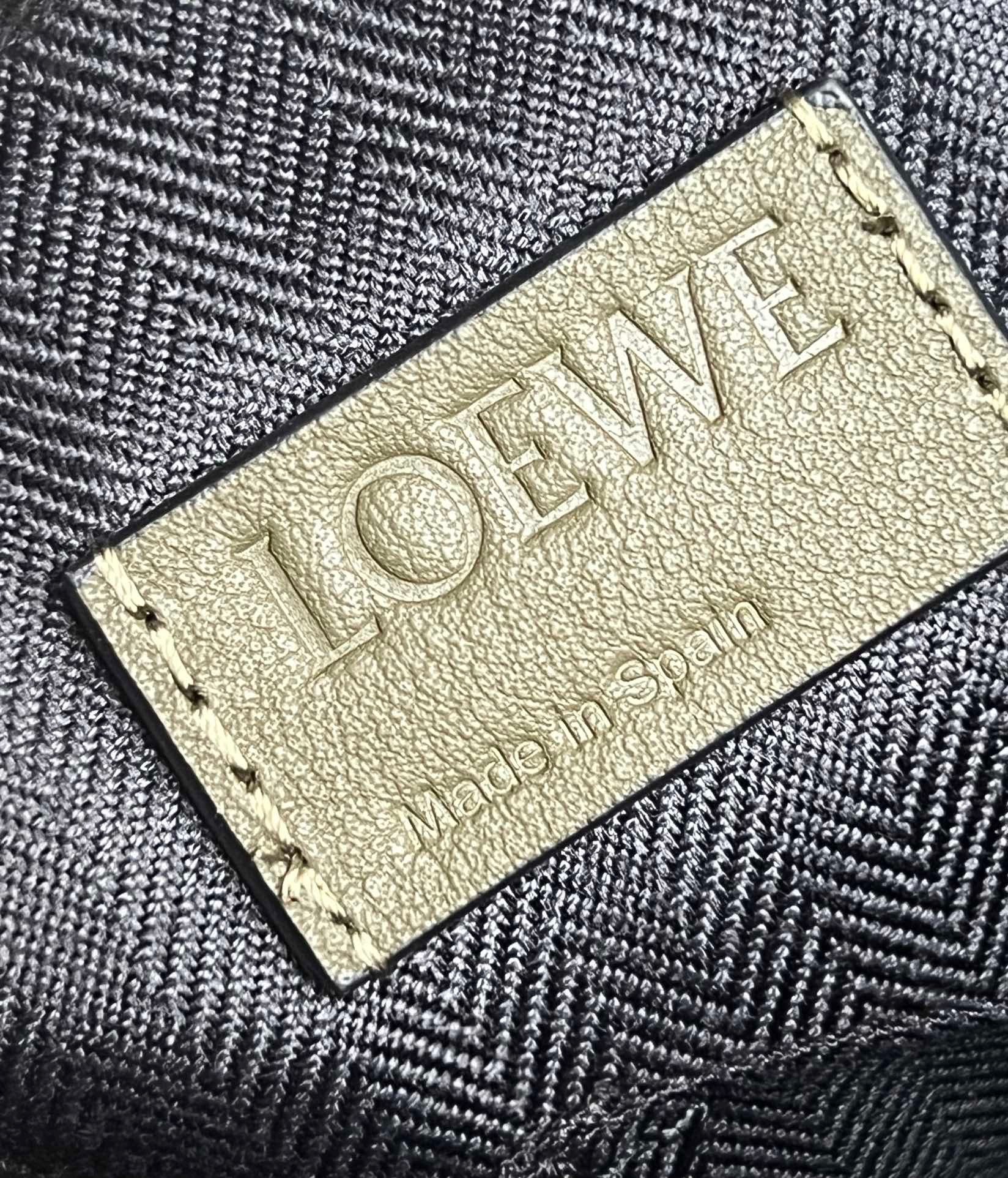 LW Messenger Bag